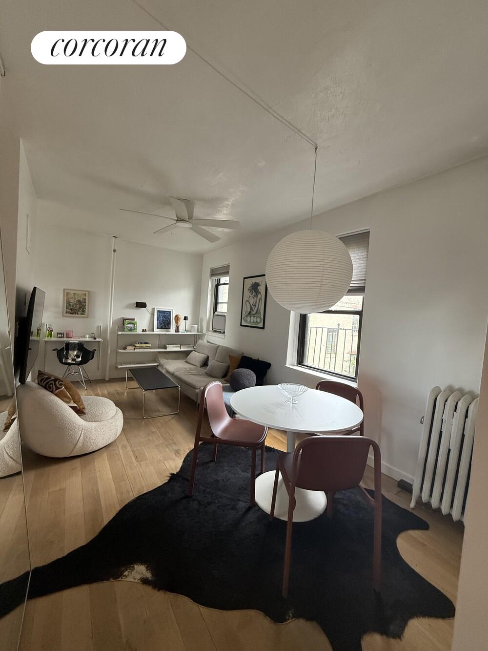 #1 photo, 21-47 33RD Street, クイーンズ区 Ditmars Steinway , NY 11105