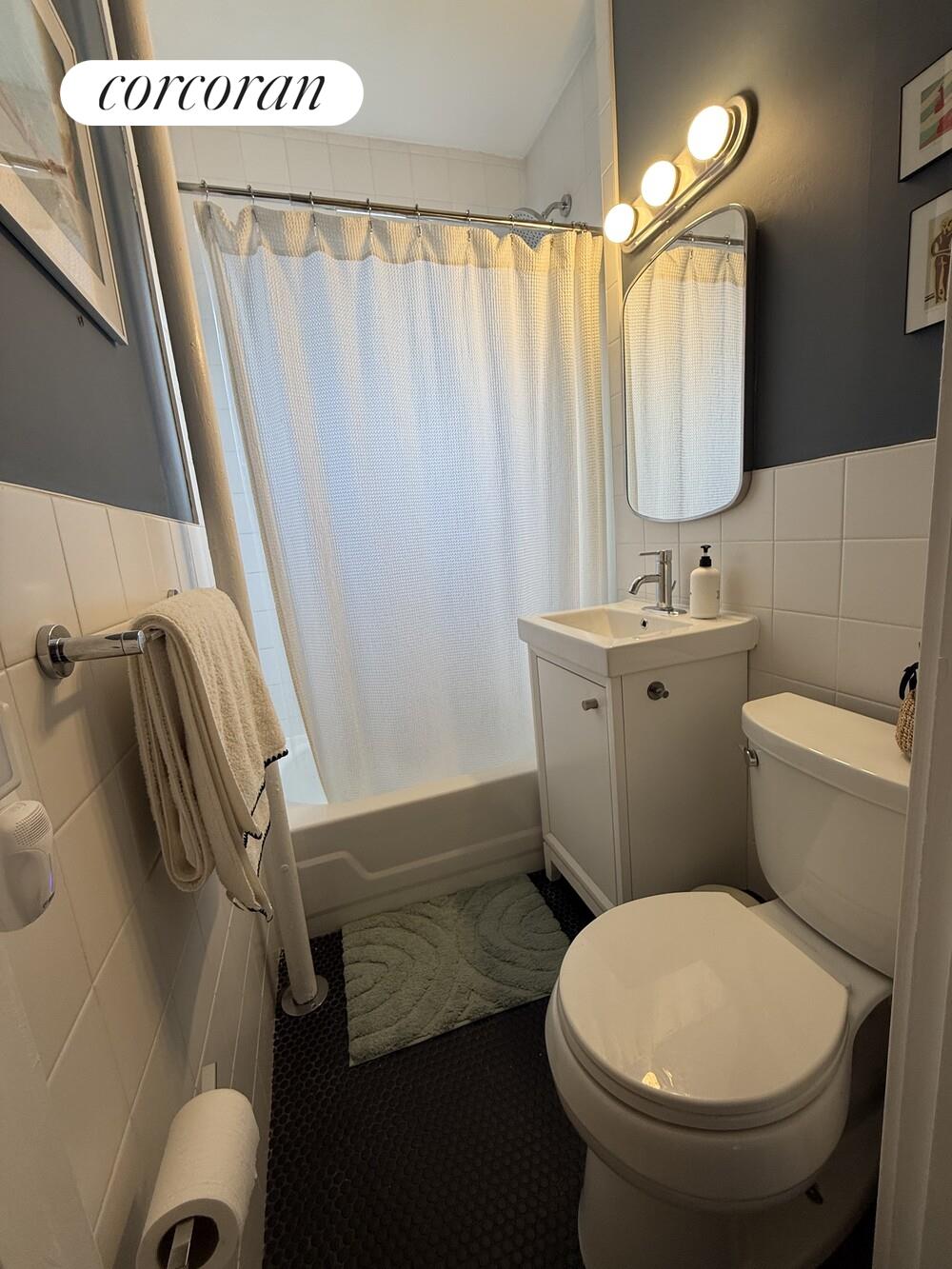 #7 photo, 21-47 33RD Street, クイーンズ区 Ditmars Steinway , NY 11105