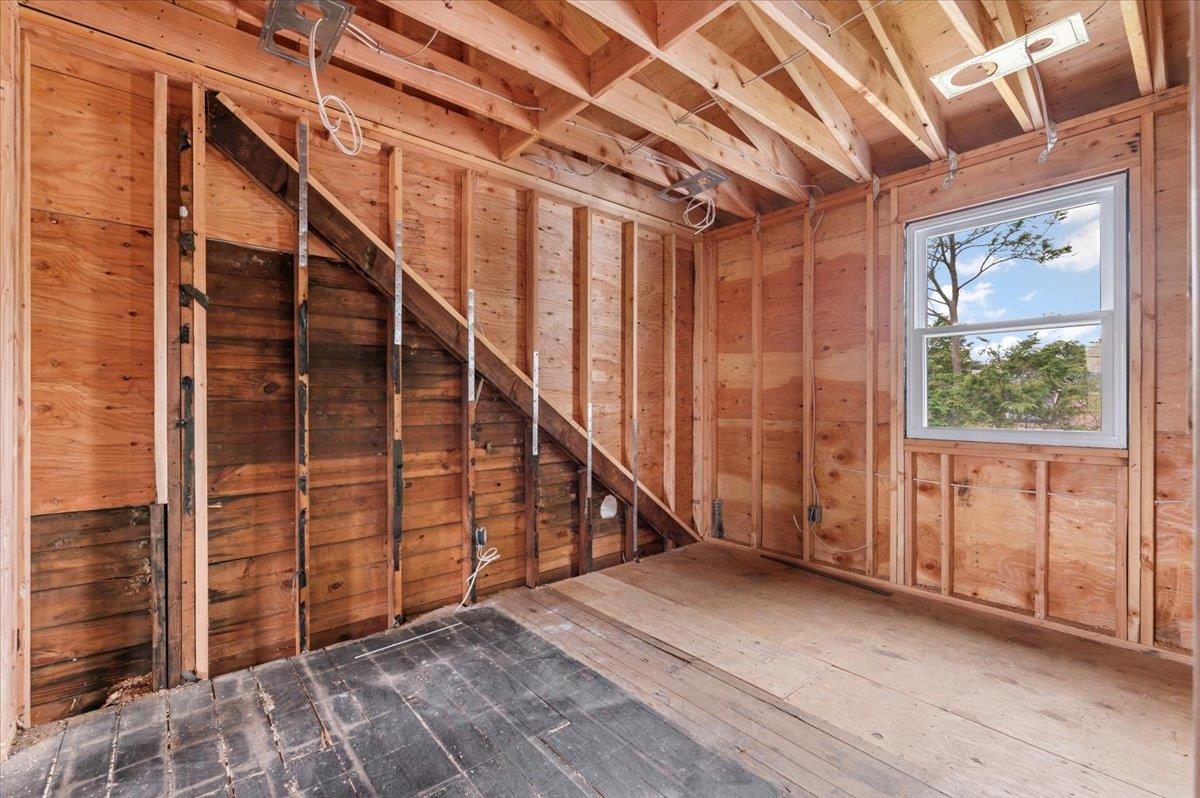 #12 photo, 130 E Carmans Road, サフォーク郡 Farmingdale , NY 11735