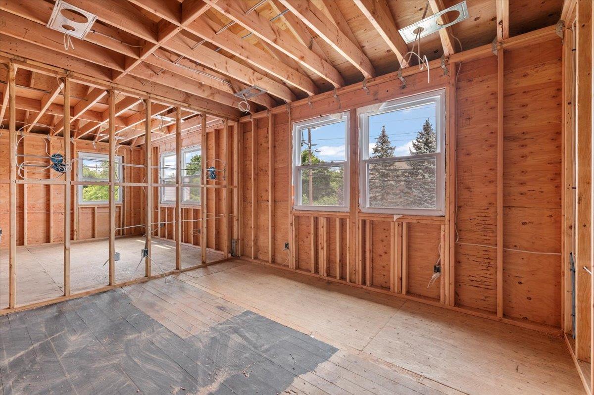 #15 photo, 130 E Carmans Road, サフォーク郡 Farmingdale , NY 11735