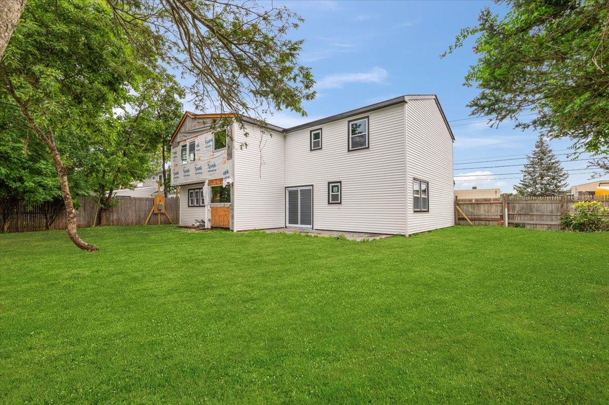 #4 photo, 130 E Carmans Road, サフォーク郡 Farmingdale , NY 11735