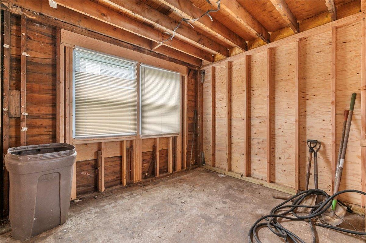 #5 photo, 130 E Carmans Road, サフォーク郡 Farmingdale , NY 11735