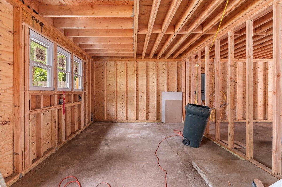 #9 photo, 130 E Carmans Road, サフォーク郡 Farmingdale , NY 11735