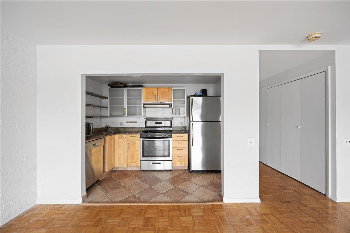 #15 photo, 23 Water Grant St, Yonkers , NY 10701