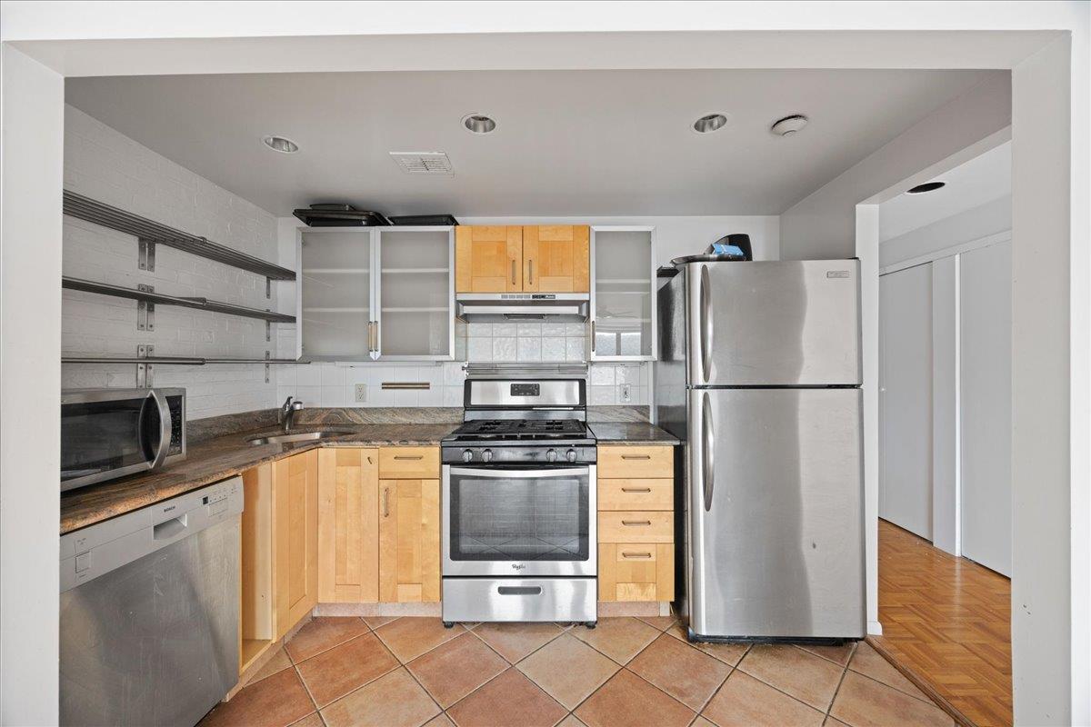 #17 photo, 23 Water Grant St, Yonkers , NY 10701