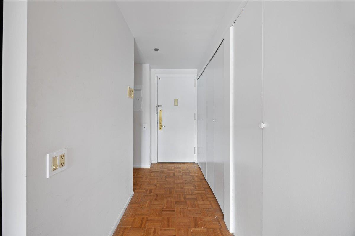 #4 photo, 23 Water Grant St, Yonkers , NY 10701