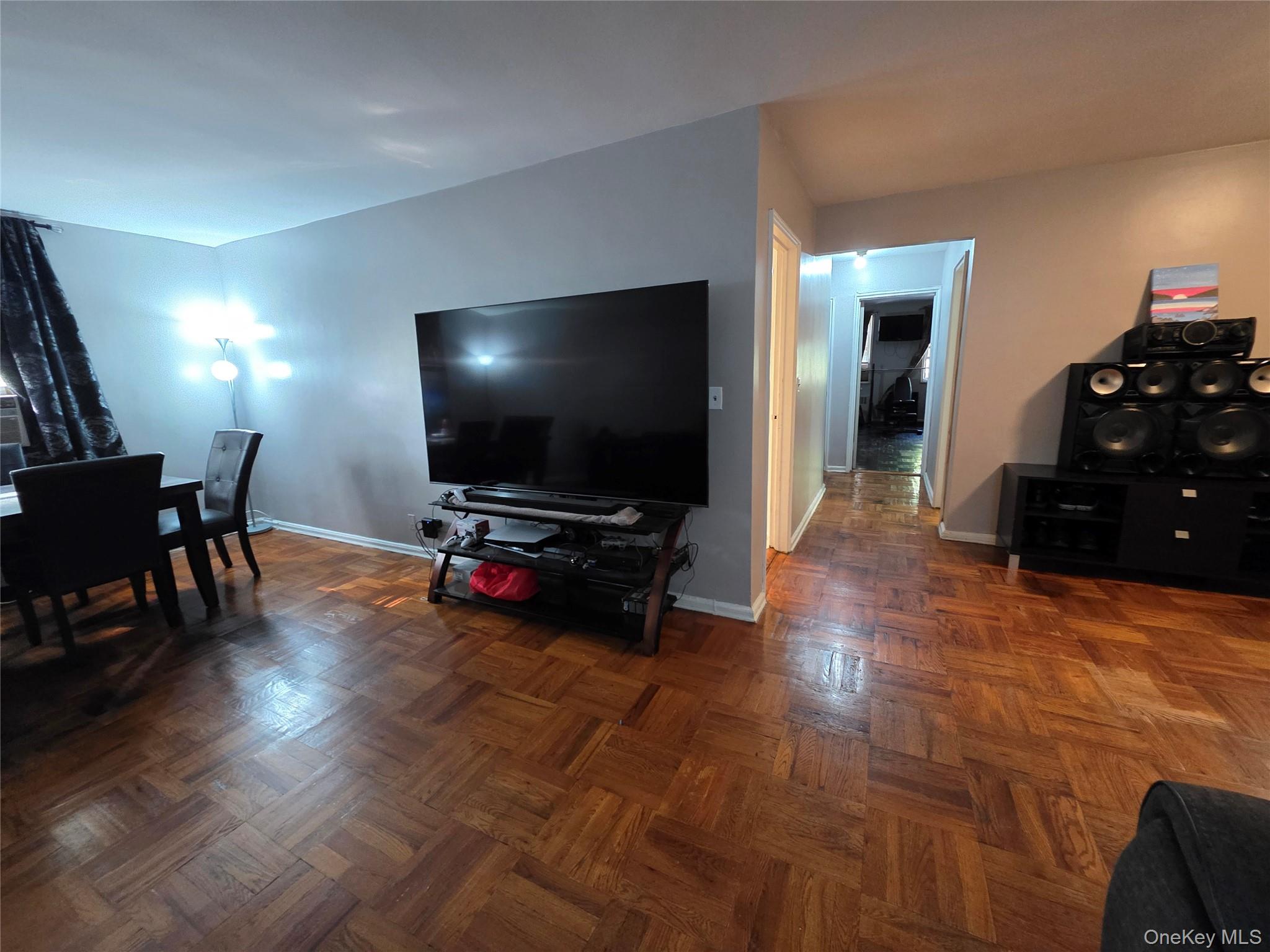 #4 photo, 1234 Midland Avenue, Bronxville , NY 10708