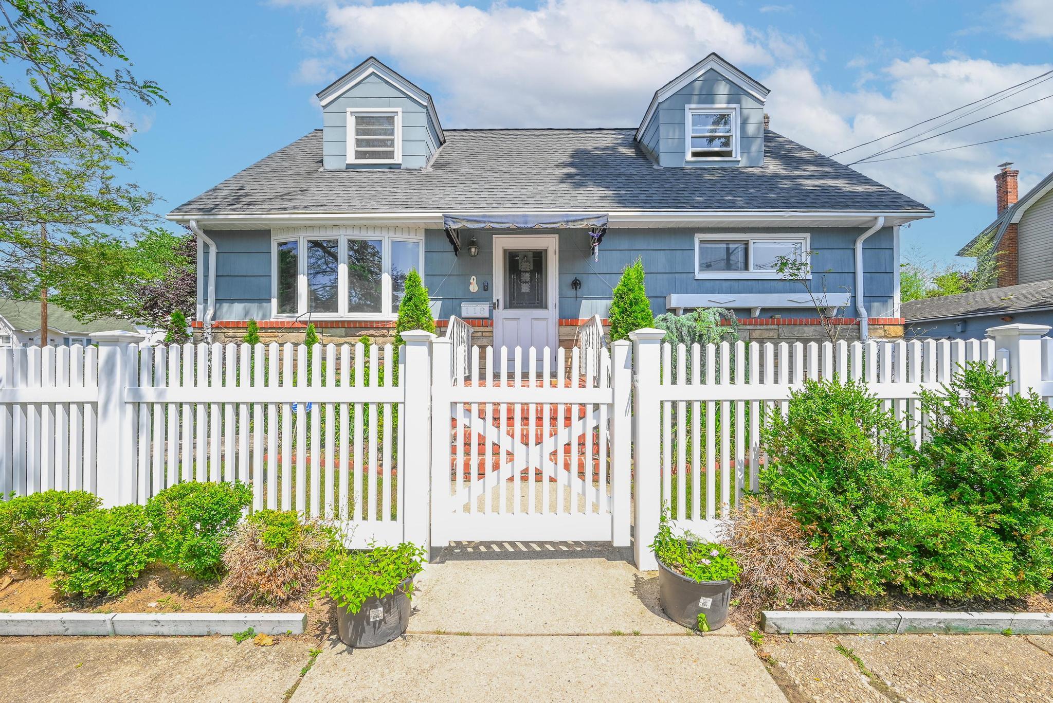 #1 photo, 118 Edmund, 長島 Lynbrook , NY 11563
