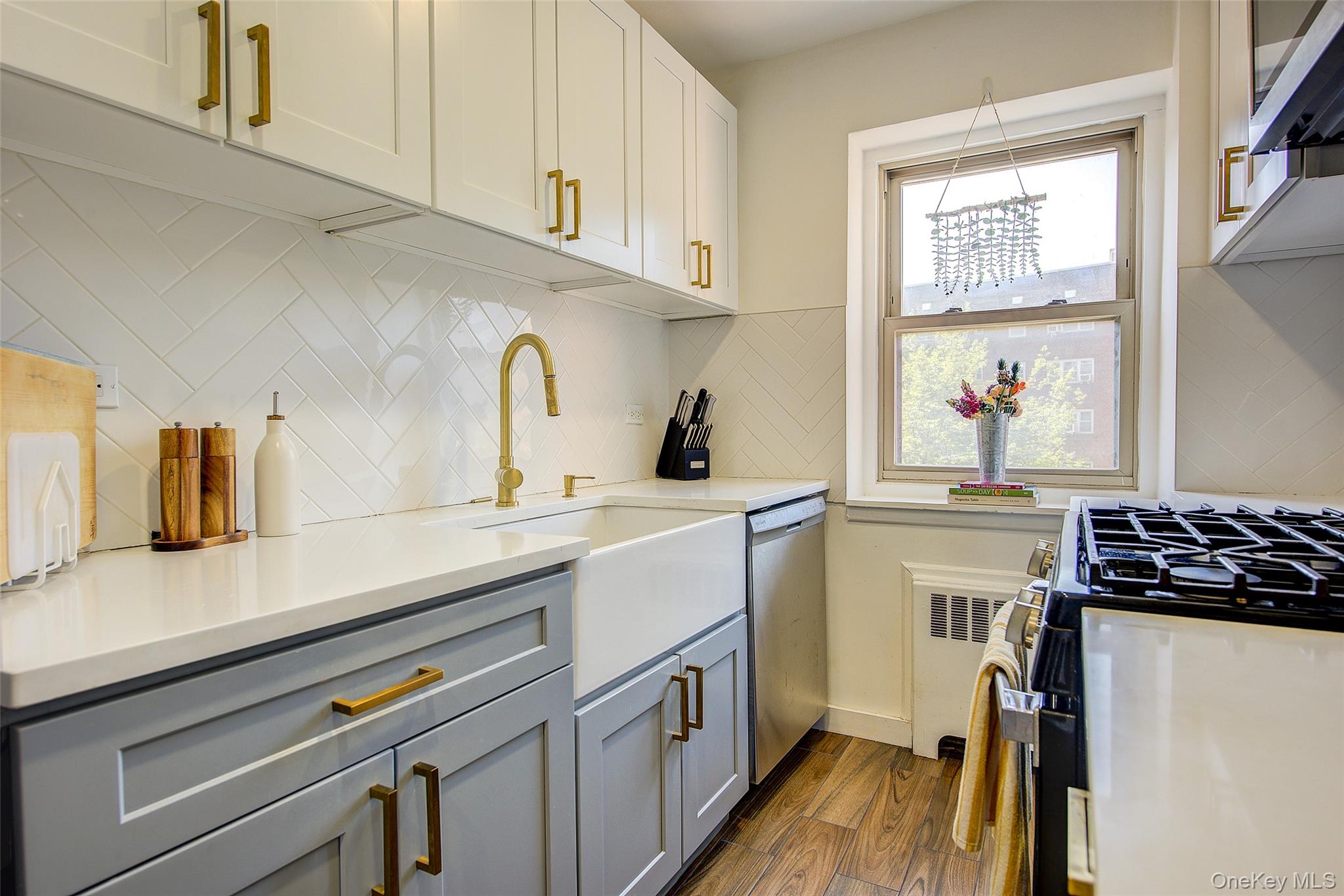 #19 photo, 144-60 Gravett Road, Куинс ‖ Kew Garden Hills , NY 11367