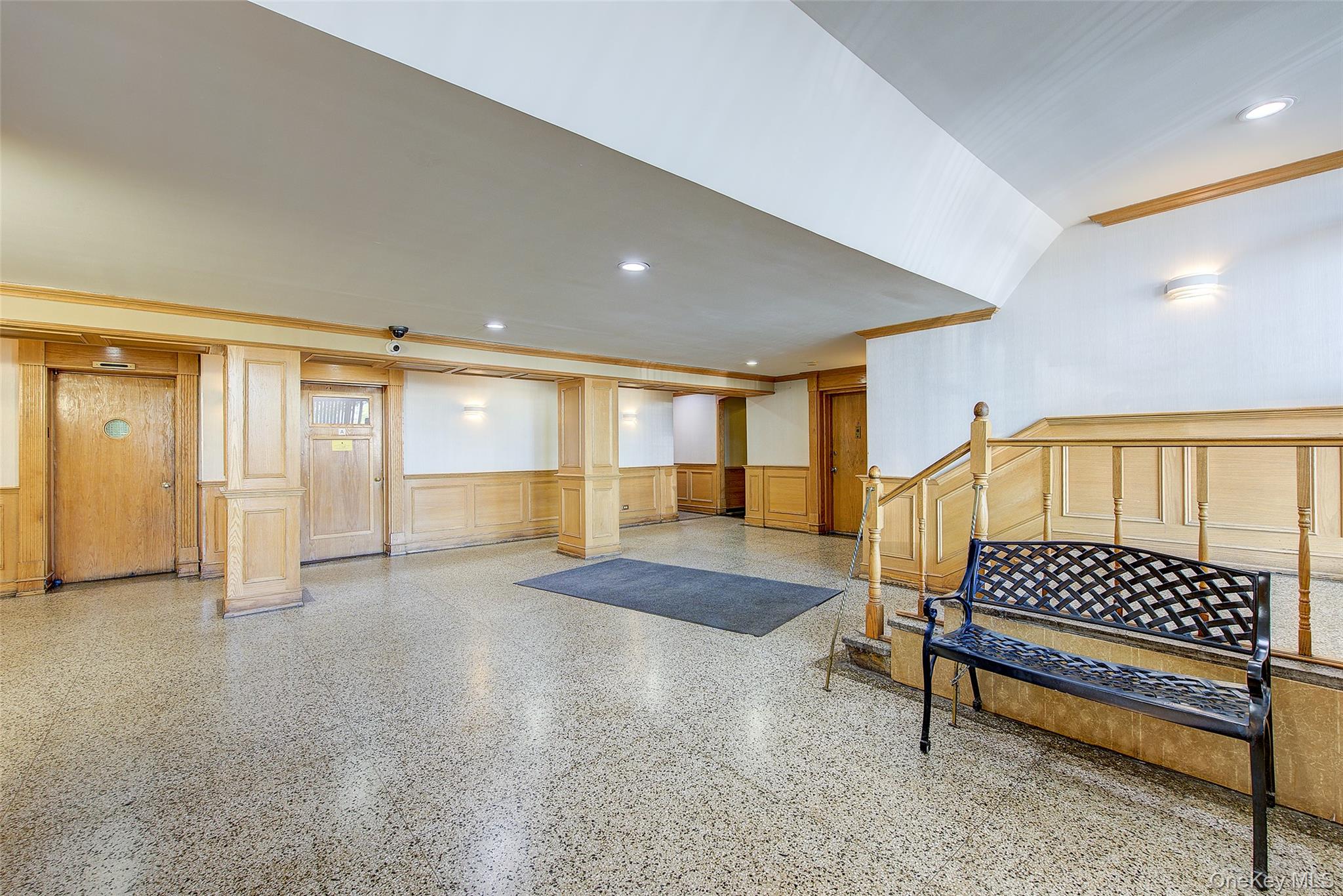 #3 photo, 144-60 Gravett Road, Куинс ‖ Kew Garden Hills , NY 11367