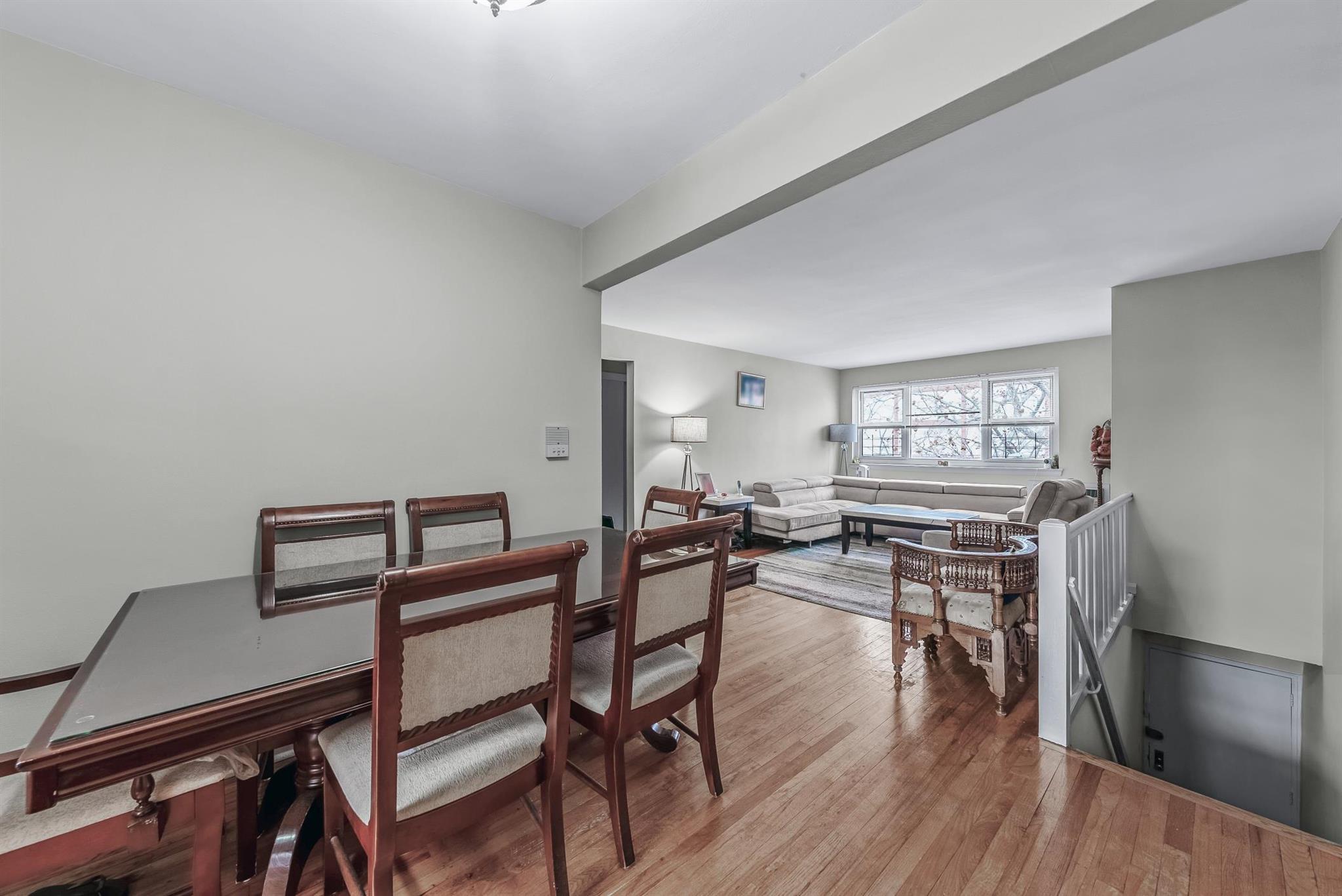 #12 photo, 150-62 Melbourne Avenue, Flushing , NY 11367