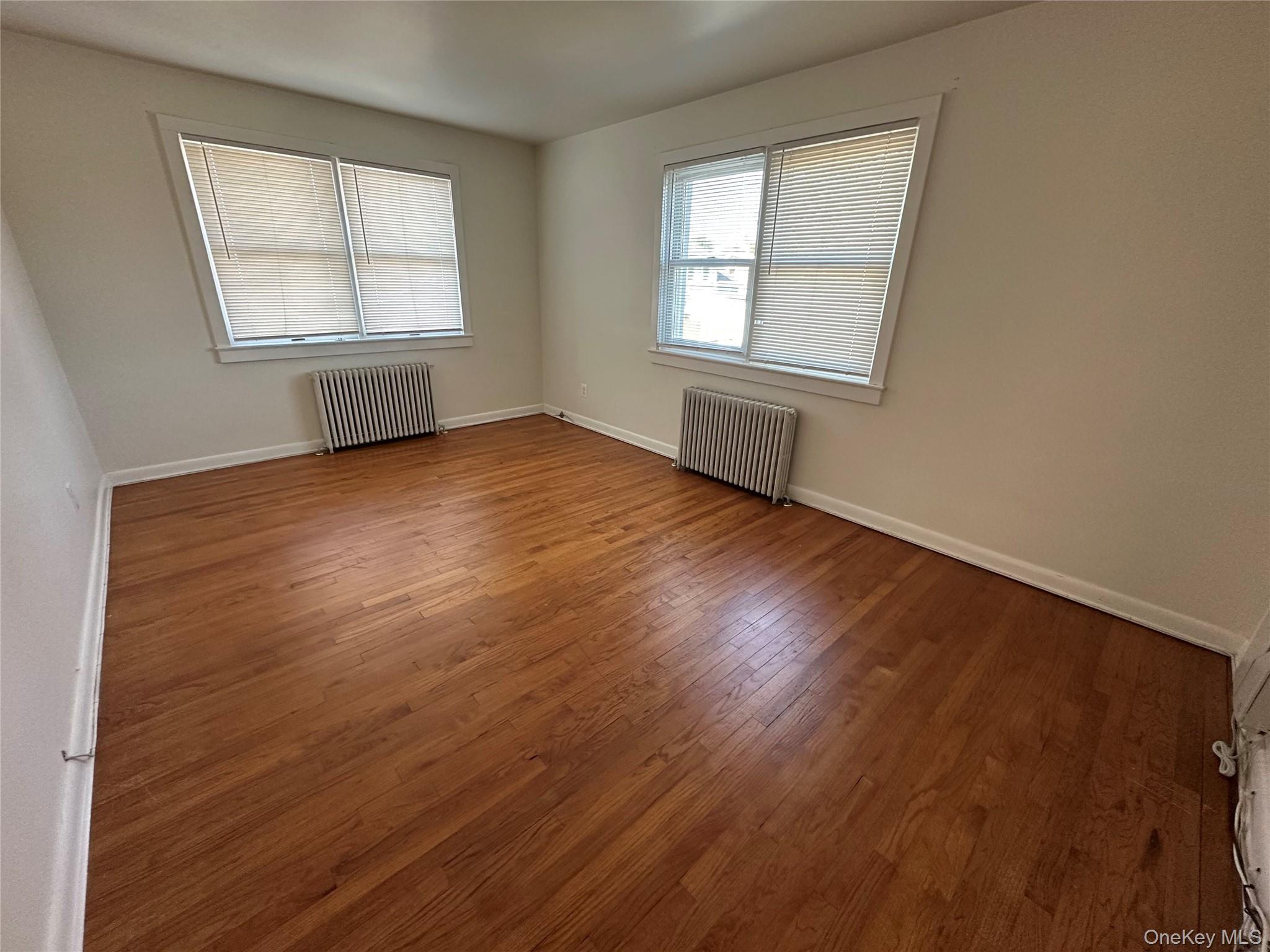 #8 photo, 70 Broadway, サフォーク郡 Greenlawn , NY 11740