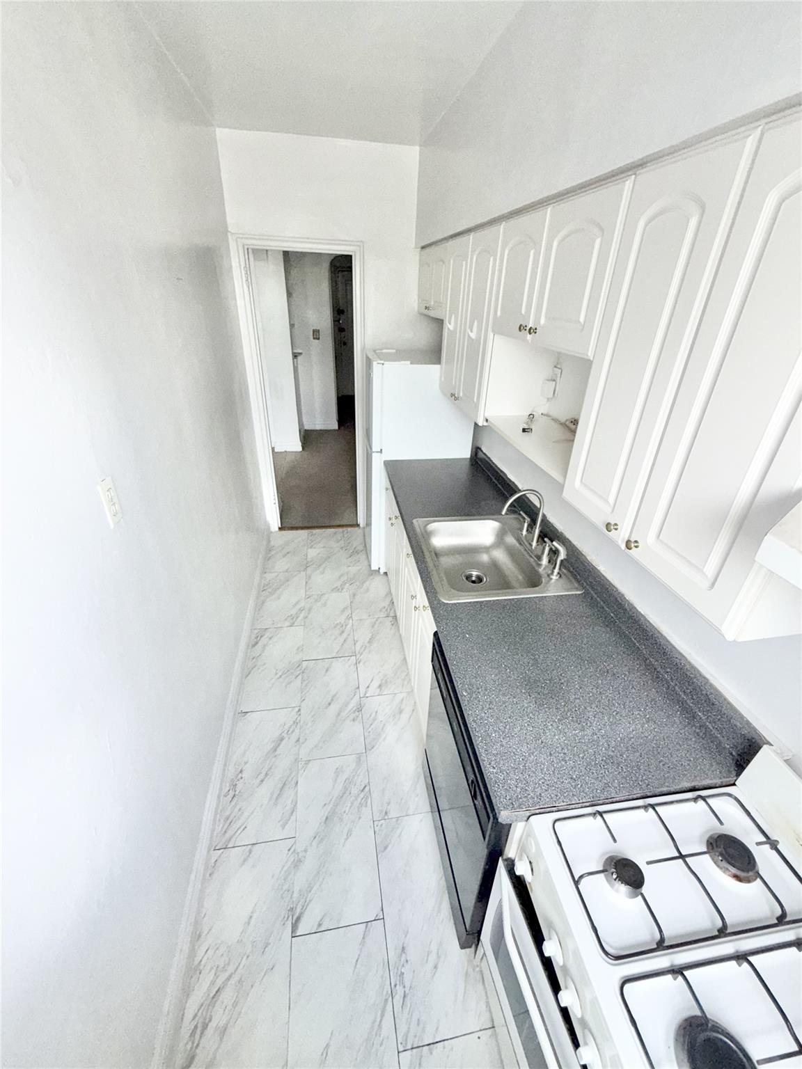 #10 photo, 61-41 Saunders Street, Rego Park , NY 11374