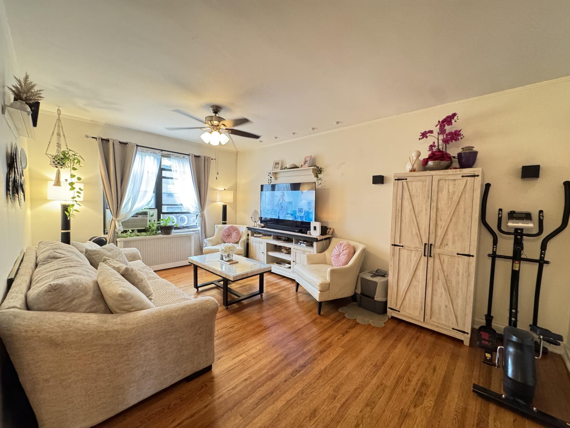 #1 photo, 2208 76th Street, 皇后區 艾姆赫斯特 East Elmhurst , NY 11370