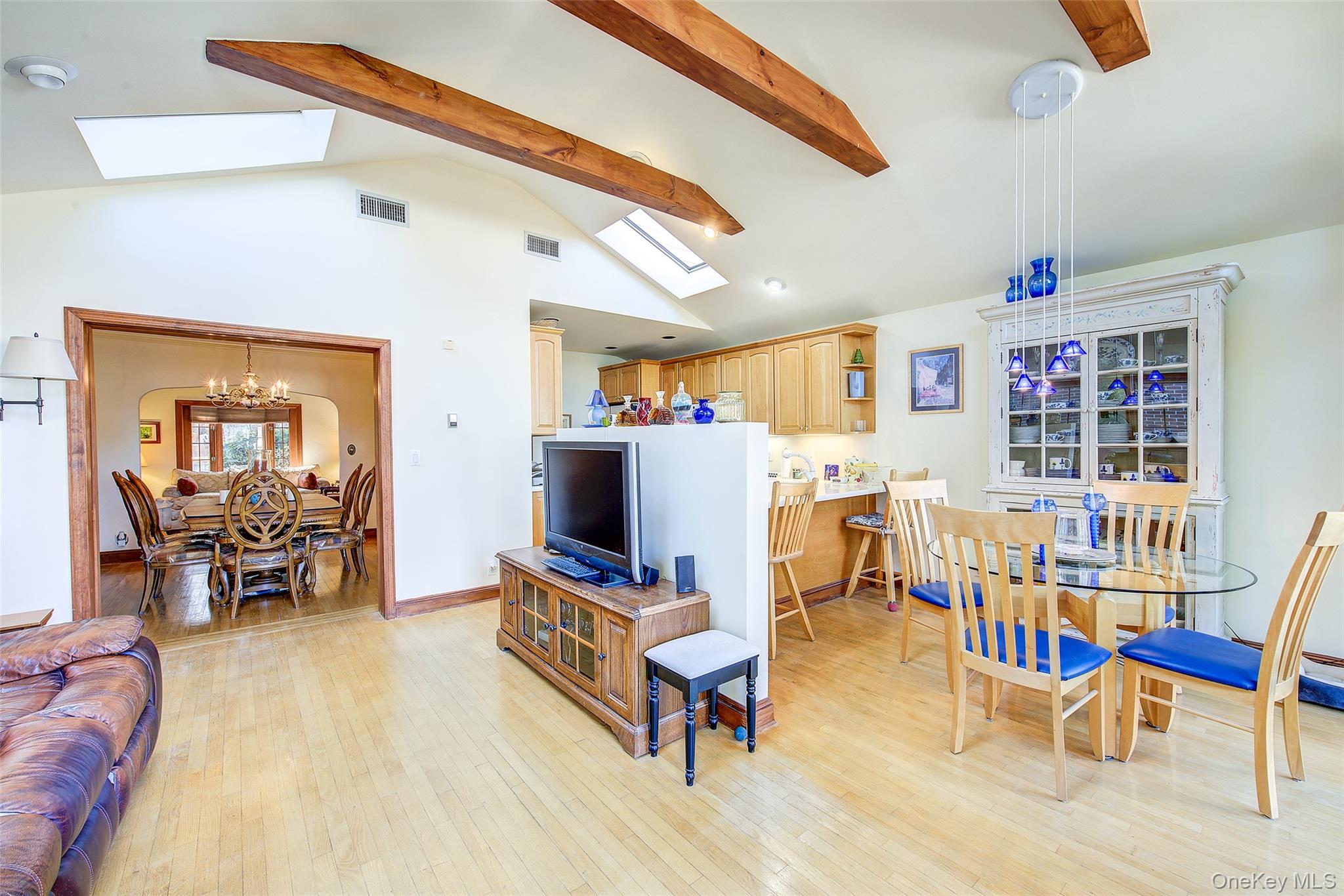 #12 photo, 50-15 245th Street, Douglaston , NY 11362