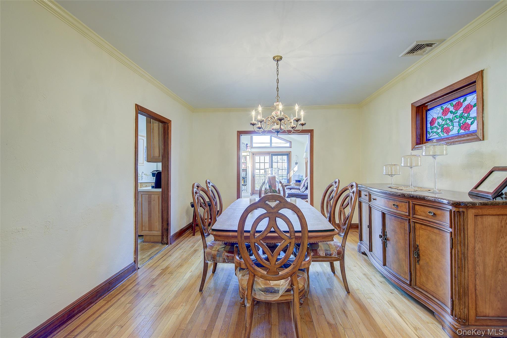 #8 photo, 50-15 245th Street, Douglaston , NY 11362