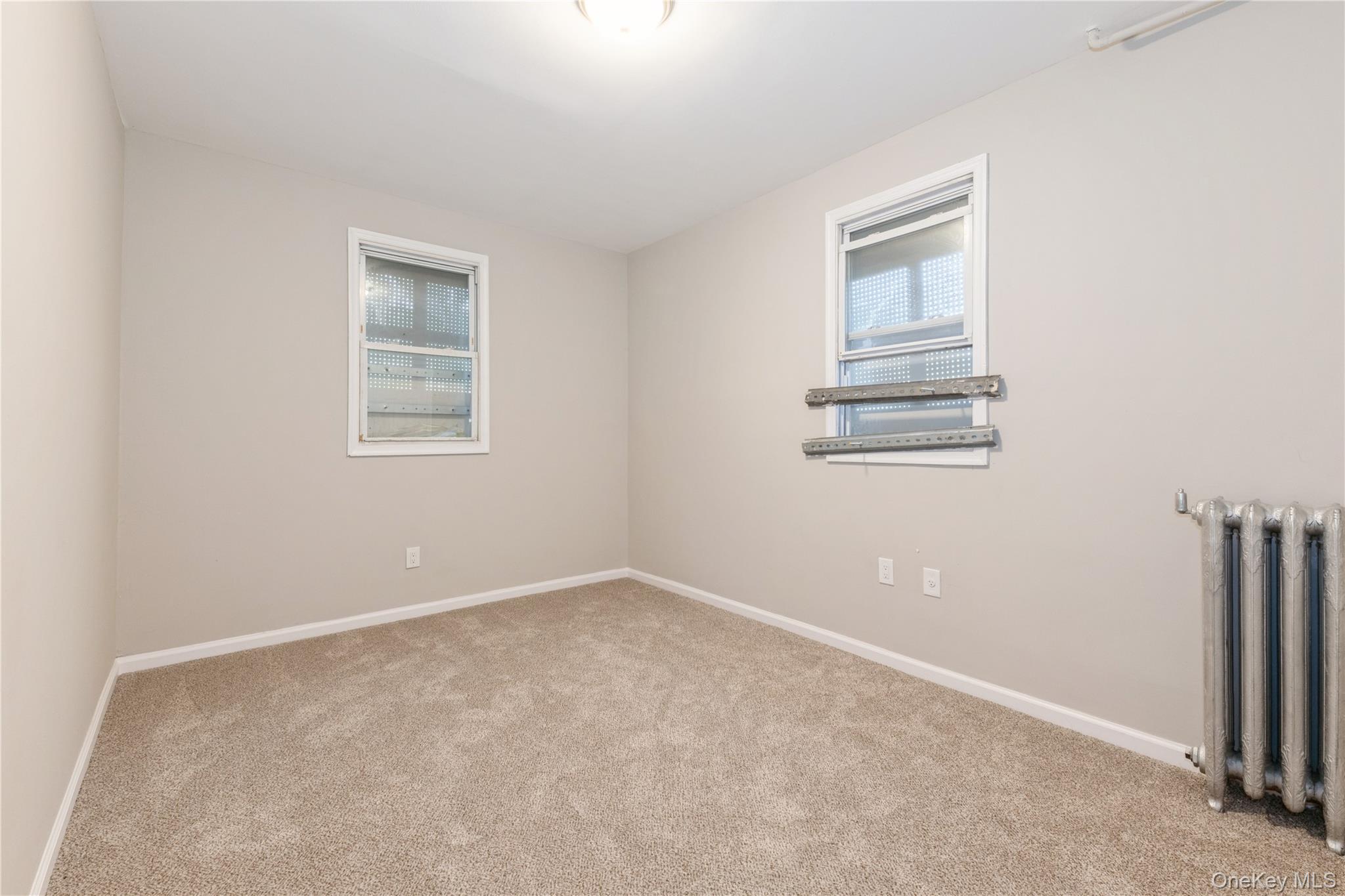 #3 photo, 194-56 Murdock Avenue, クイーンズ区 Saint Albans , NY 11412