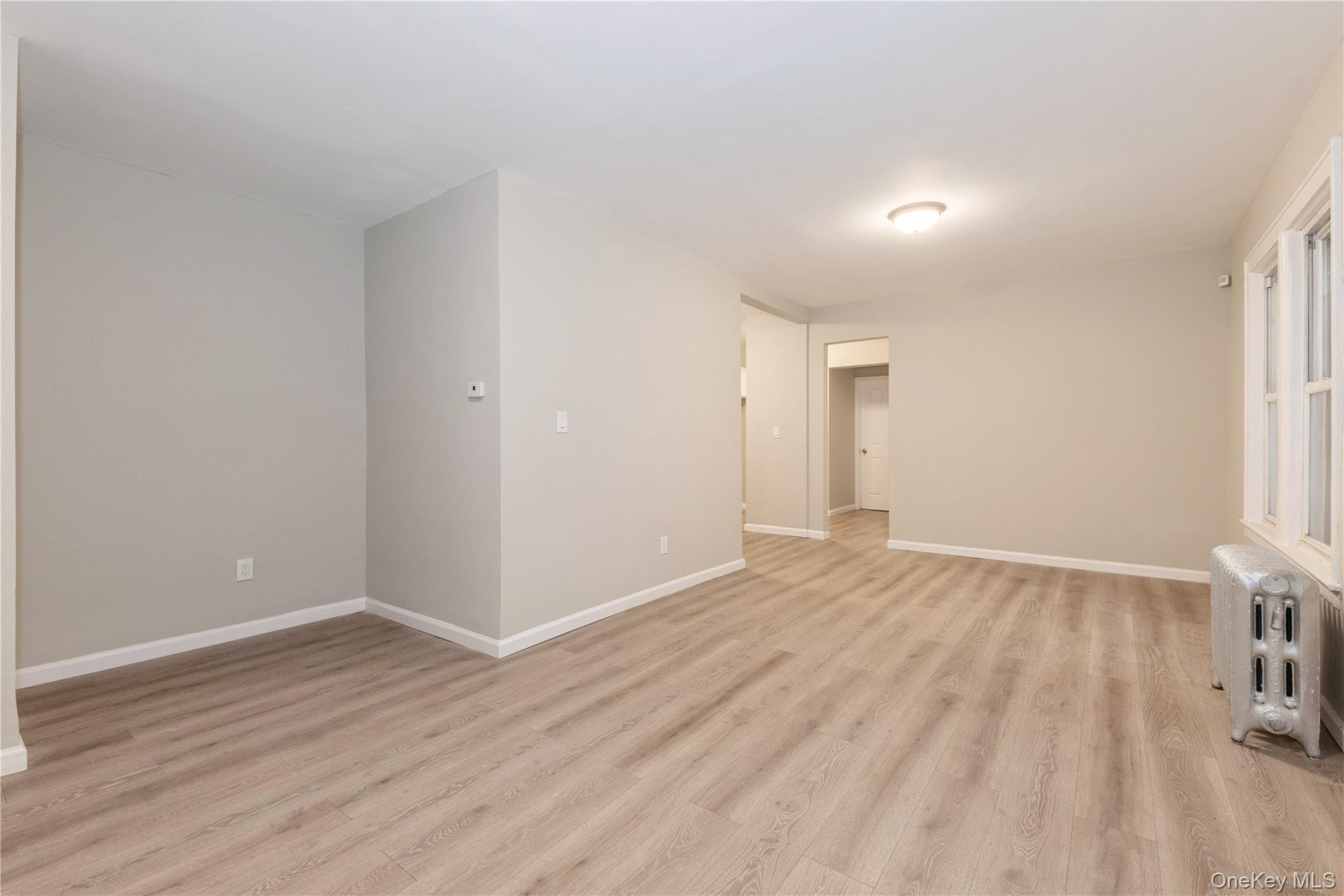 #7 photo, 194-56 Murdock Avenue, クイーンズ区 Saint Albans , NY 11412