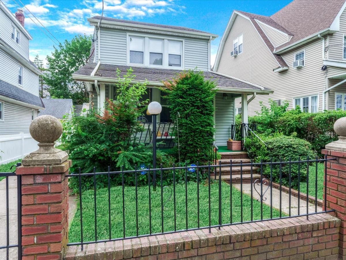 #2 photo, 11554 174 Street, Saint Albans , NY 11434