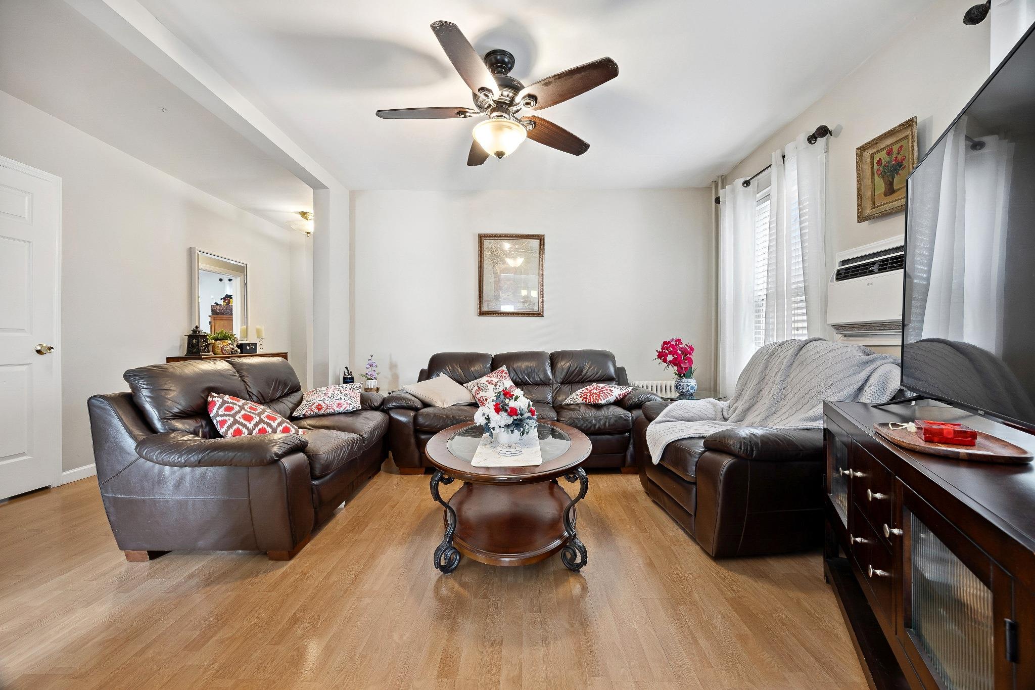 #10 photo, 1639 Hone Avenue, Bronx , NY 10461