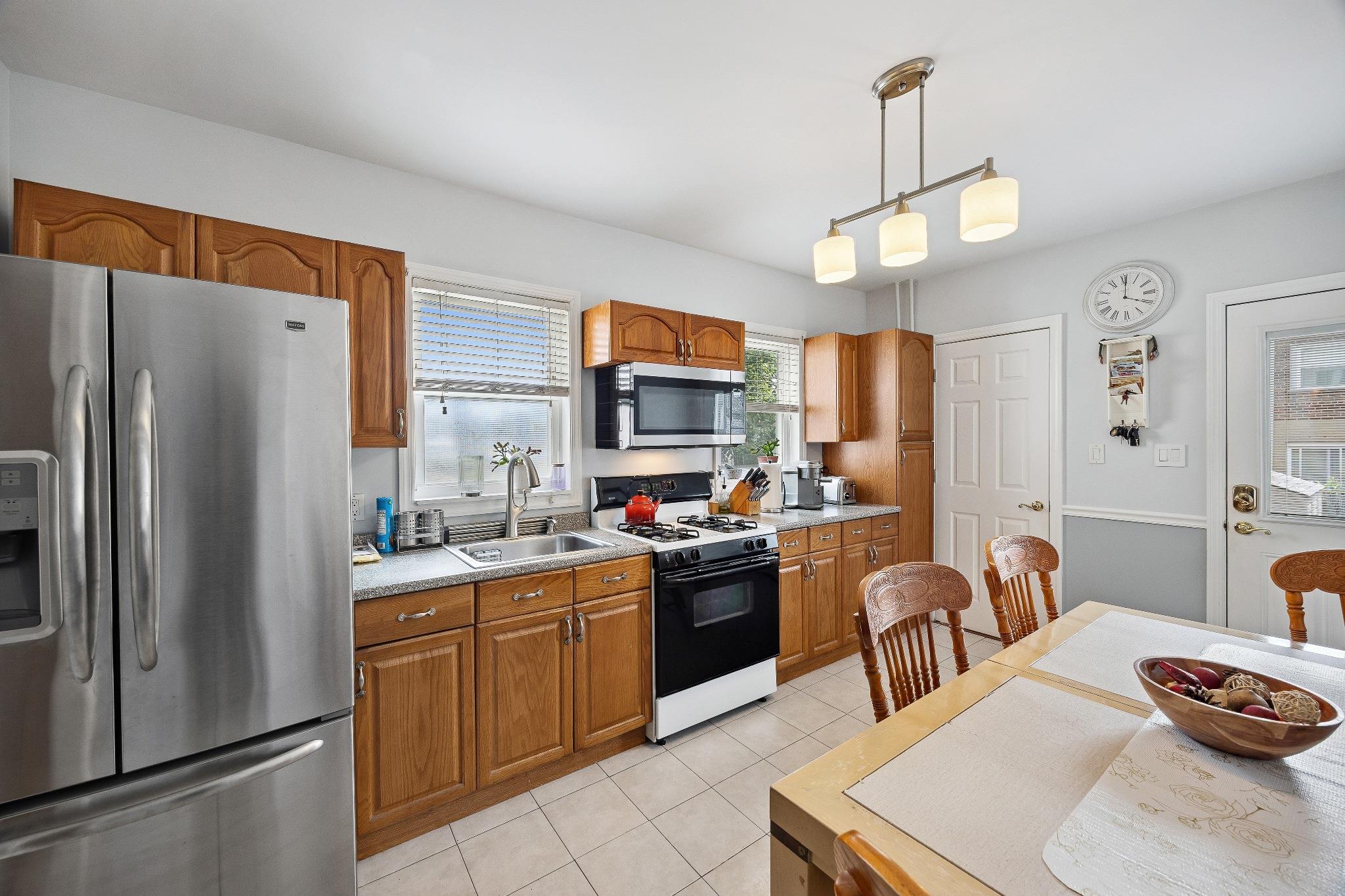 #11 photo, 1639 Hone Avenue, Bronx , NY 10461