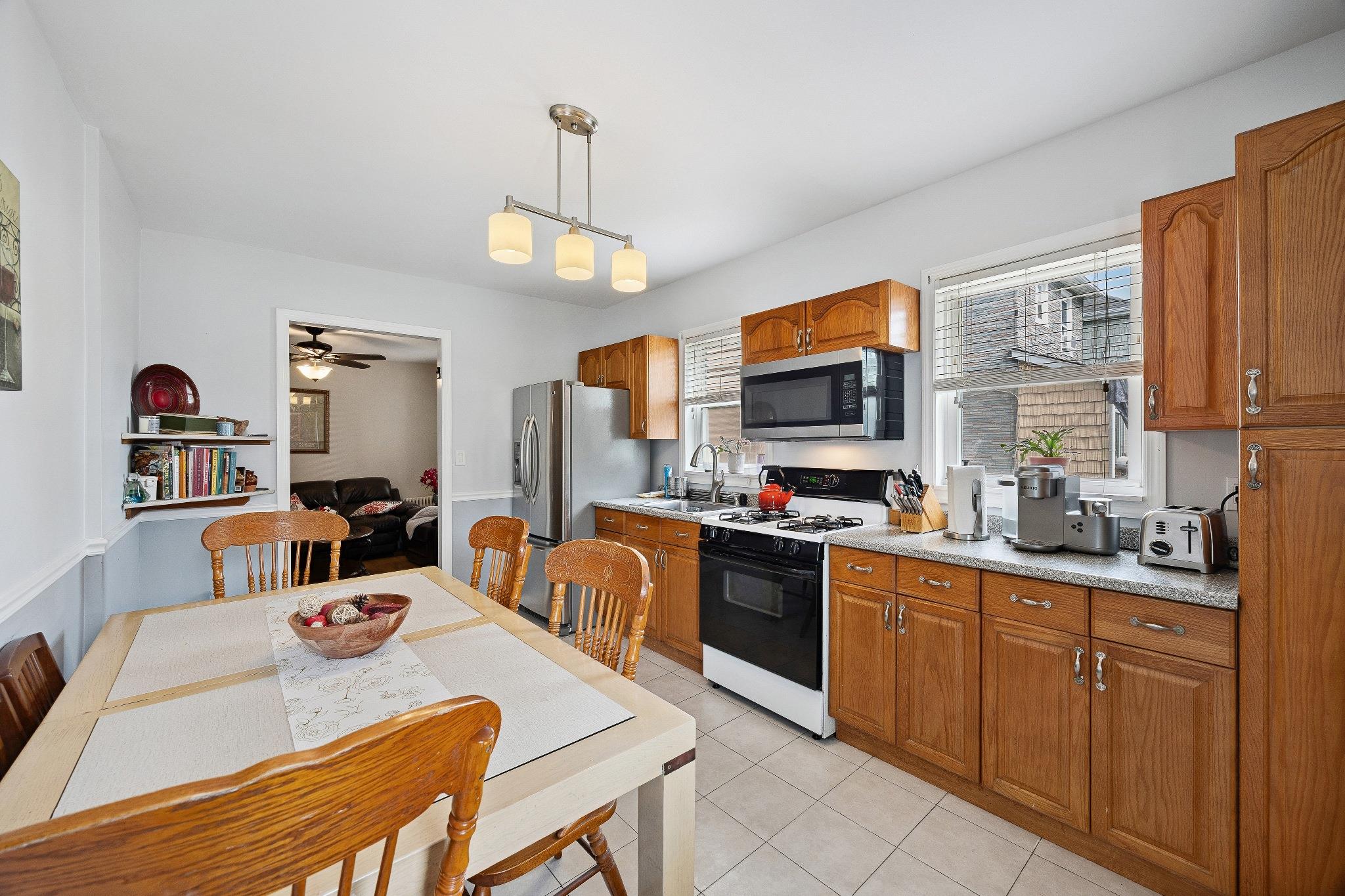 #12 photo, 1639 Hone Avenue, Bronx , NY 10461