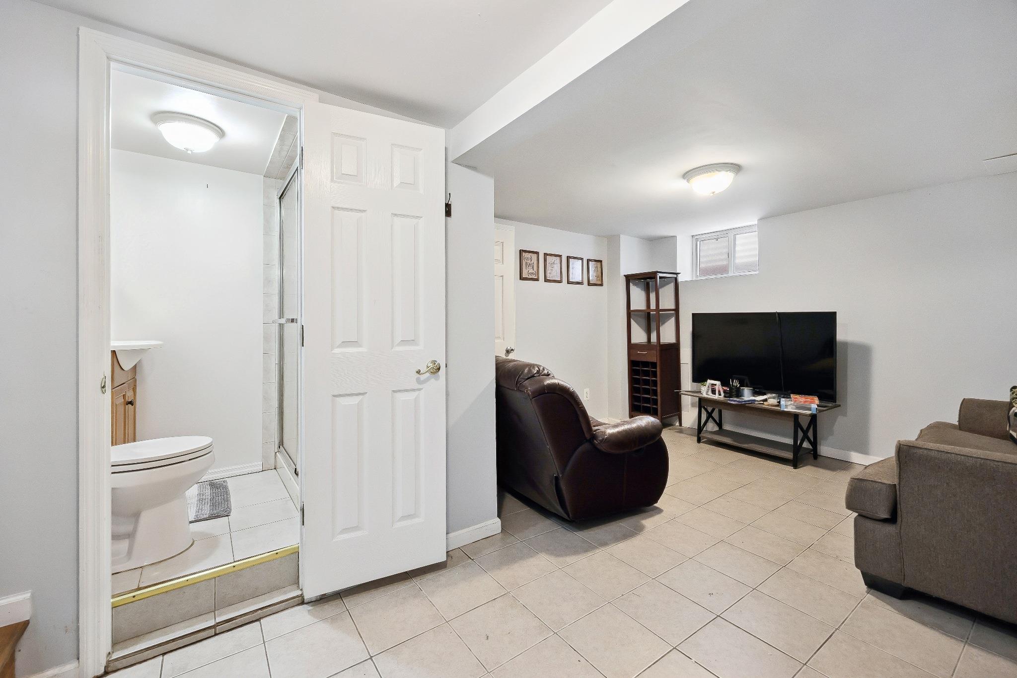 #14 photo, 1639 Hone Avenue, Bronx , NY 10461