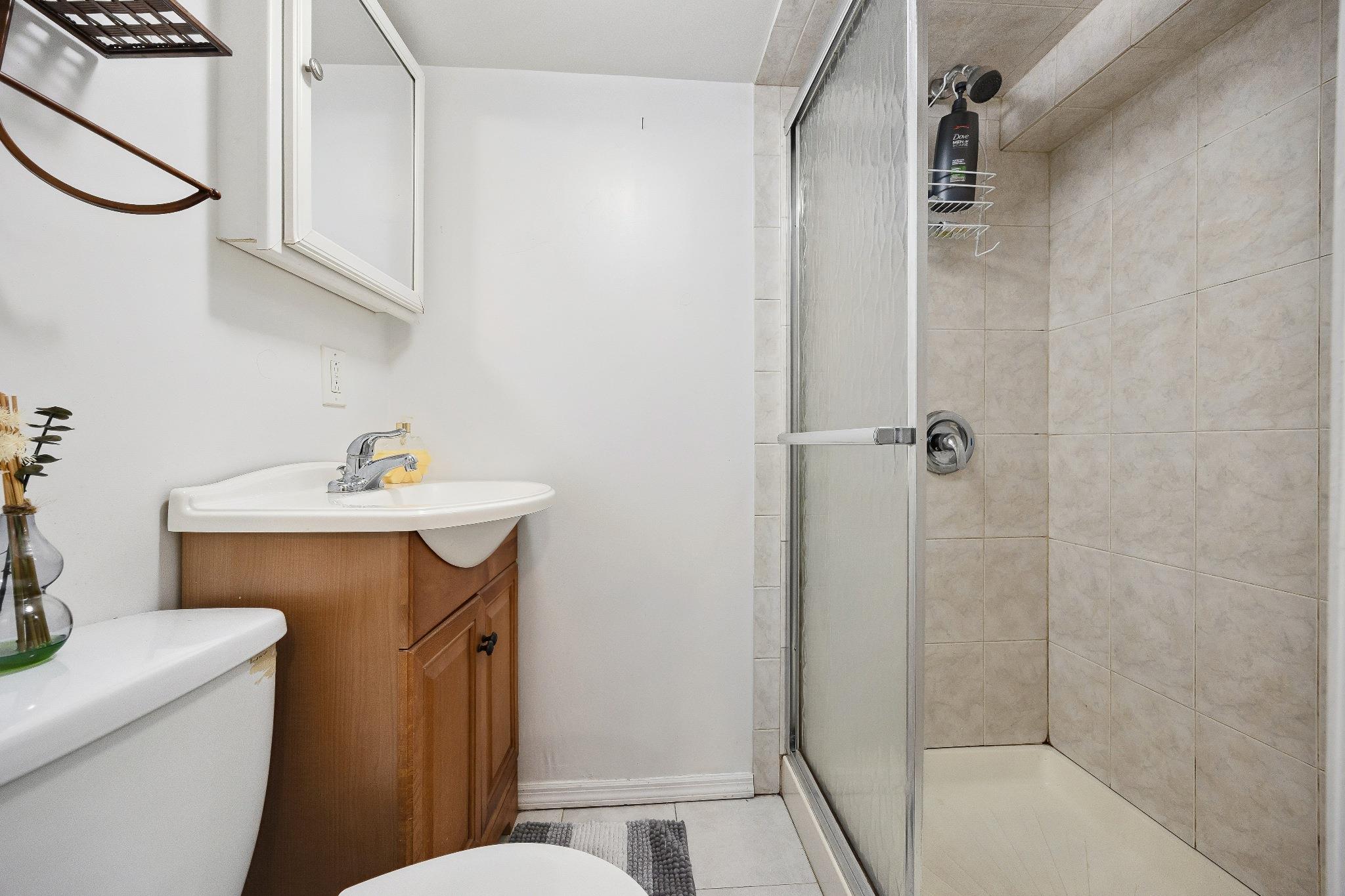 #16 photo, 1639 Hone Avenue, Bronx , NY 10461