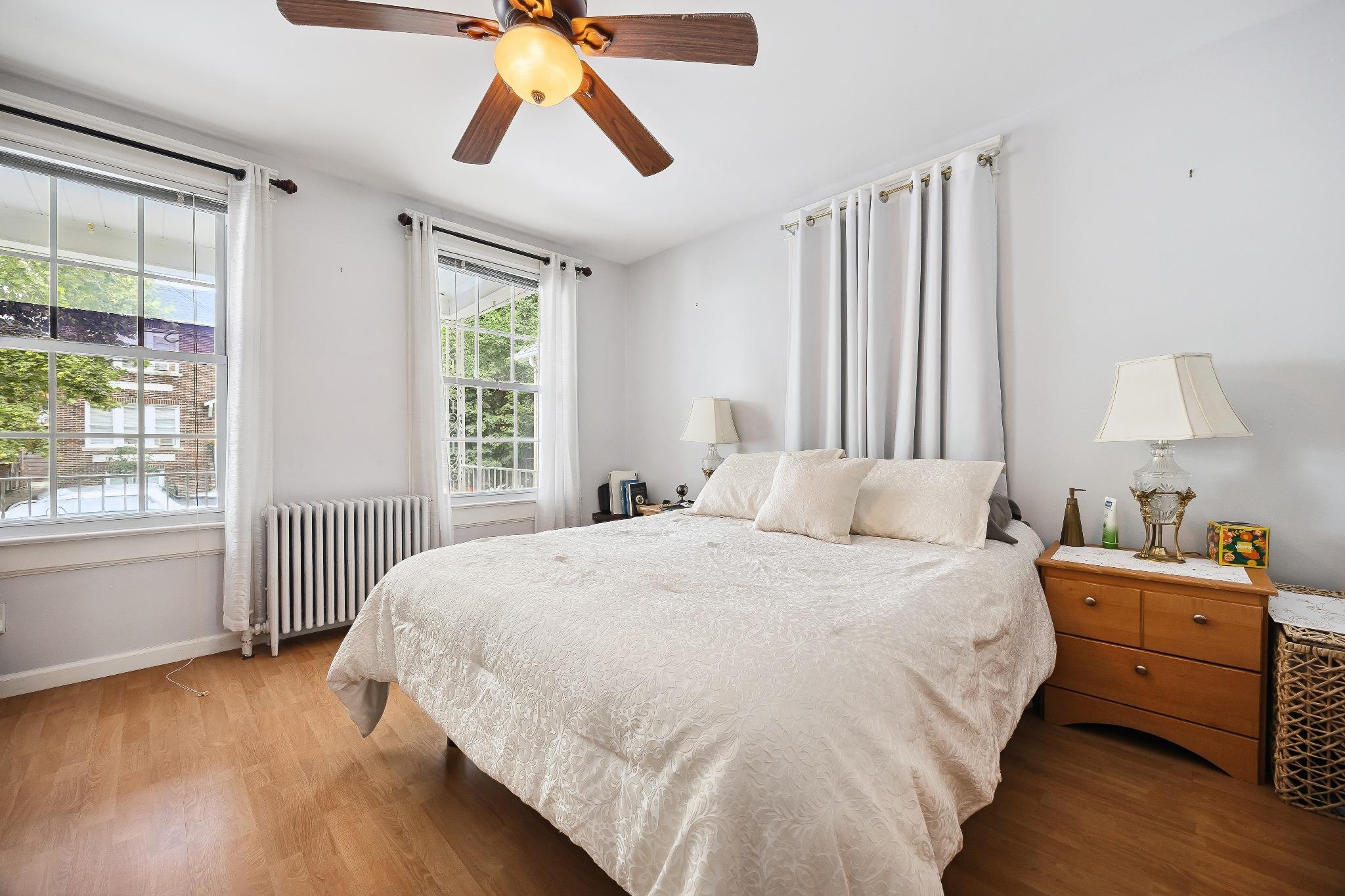 #4 photo, 1639 Hone Avenue, Bronx , NY 10461