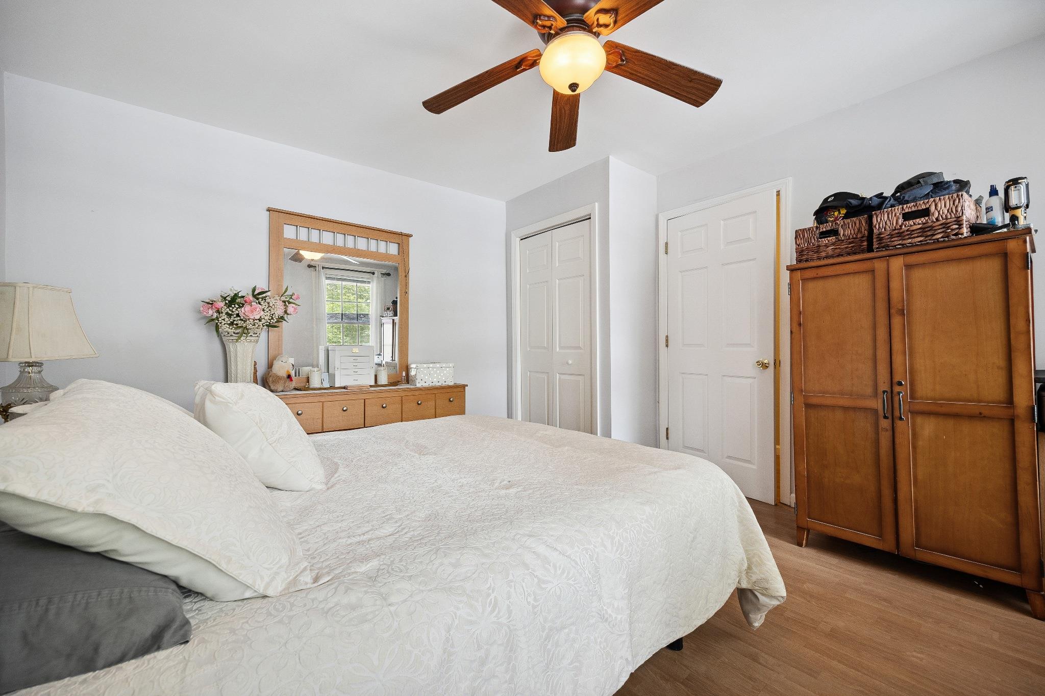 #5 photo, 1639 Hone Avenue, Bronx , NY 10461