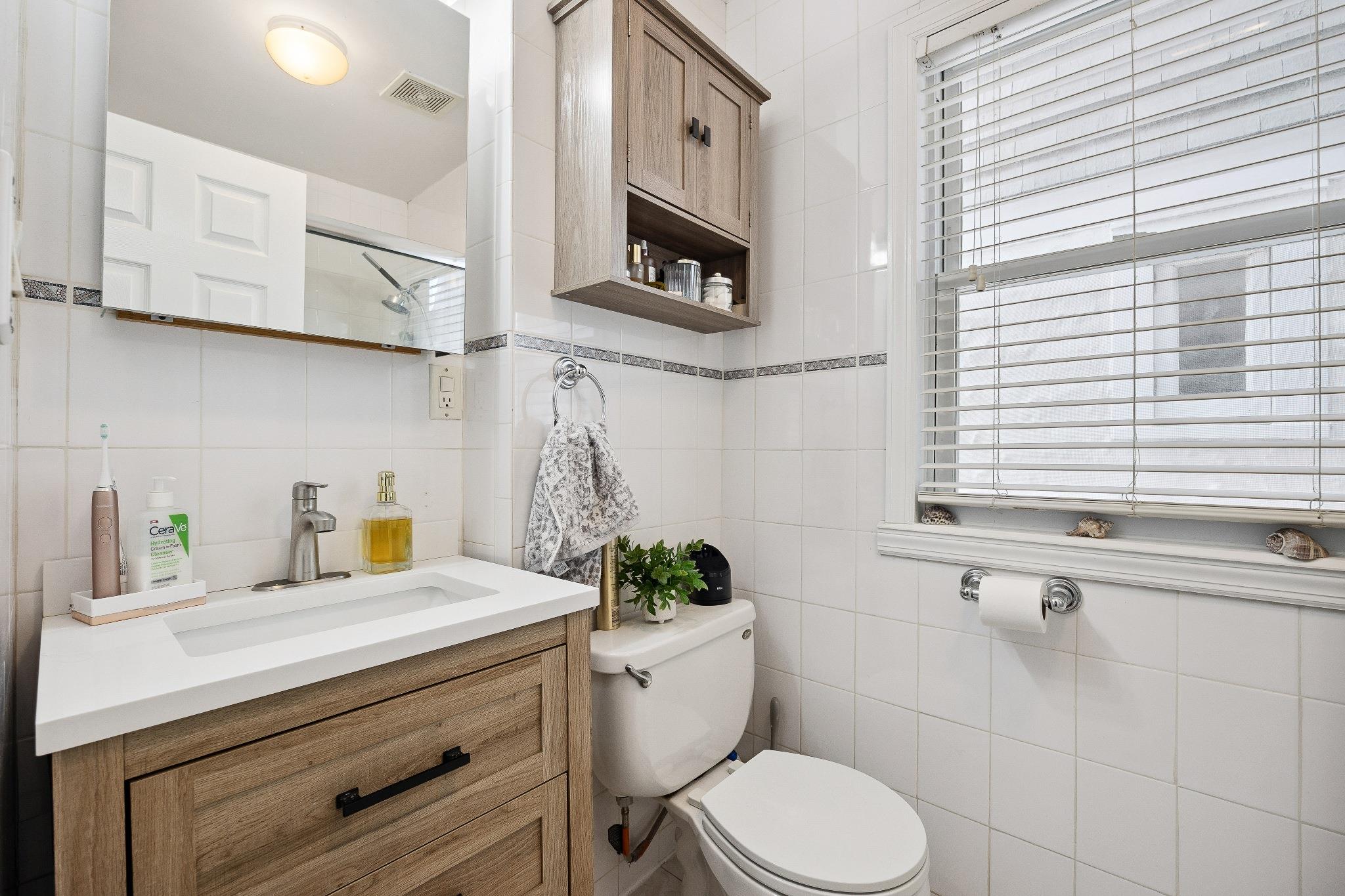 #6 photo, 1639 Hone Avenue, Bronx , NY 10461