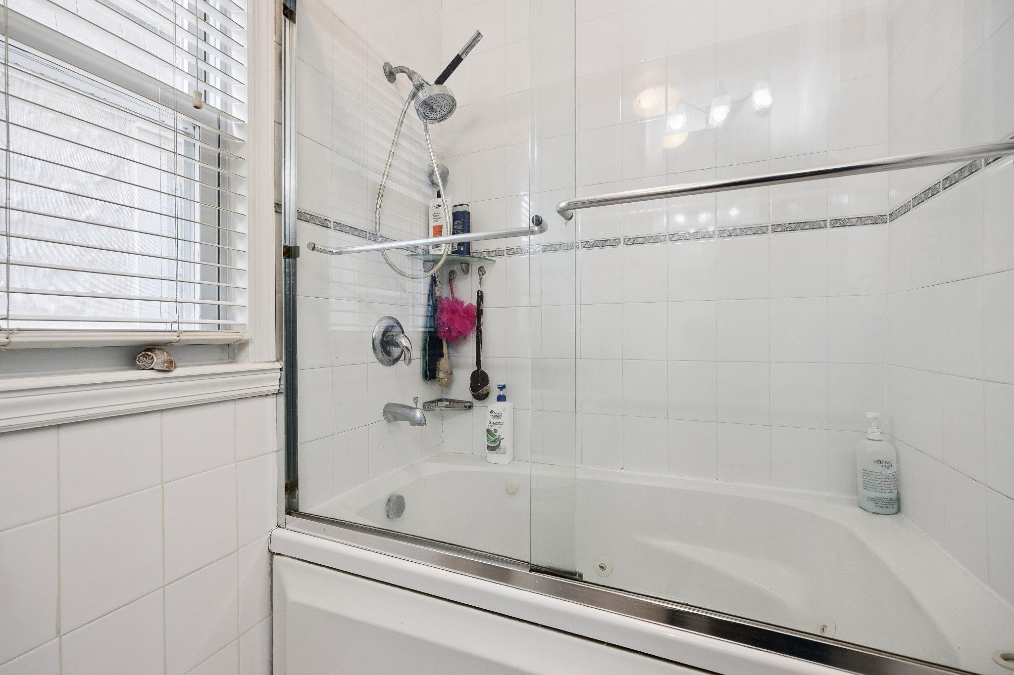 #7 photo, 1639 Hone Avenue, Bronx , NY 10461