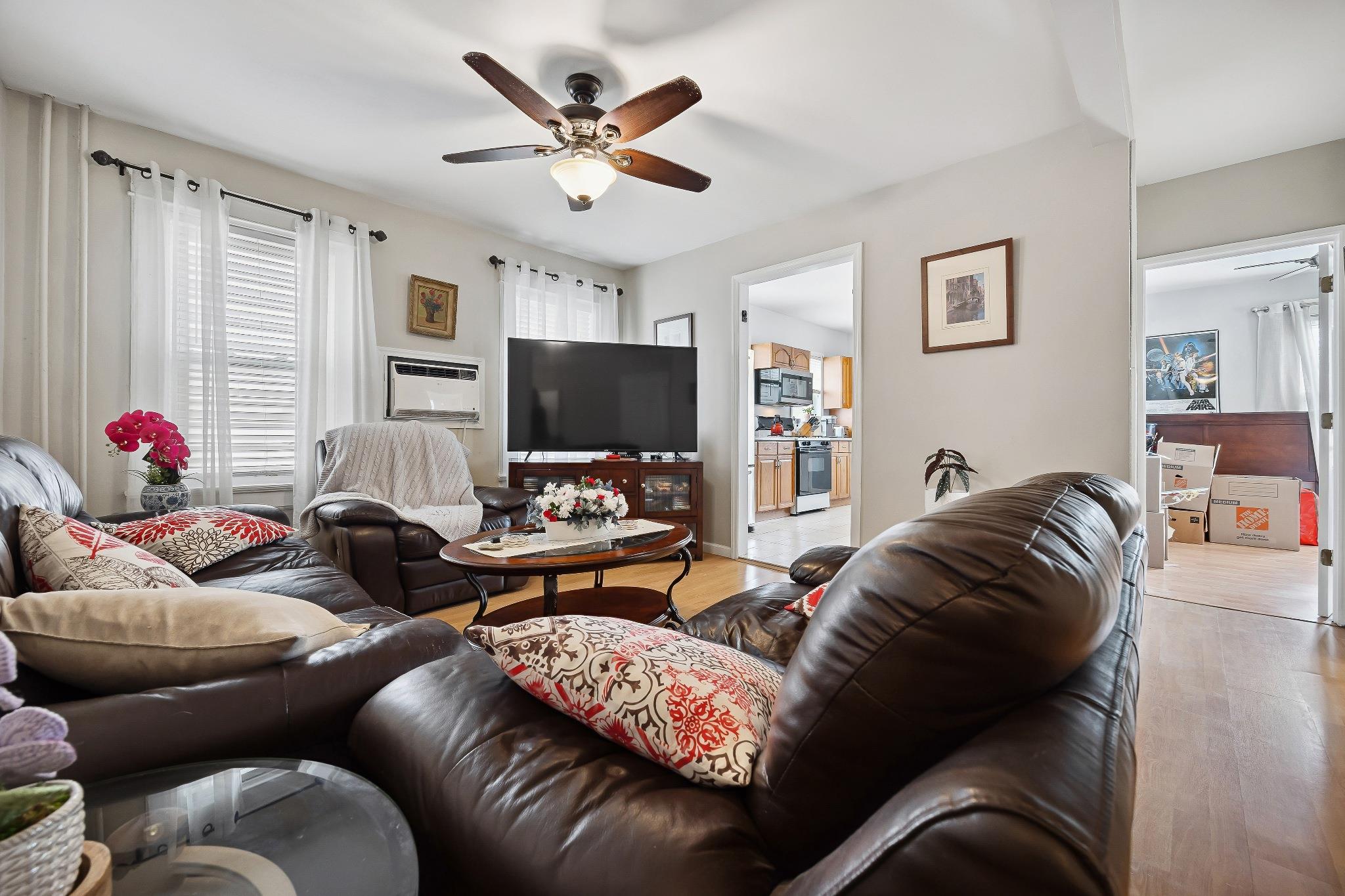 #9 photo, 1639 Hone Avenue, Bronx , NY 10461