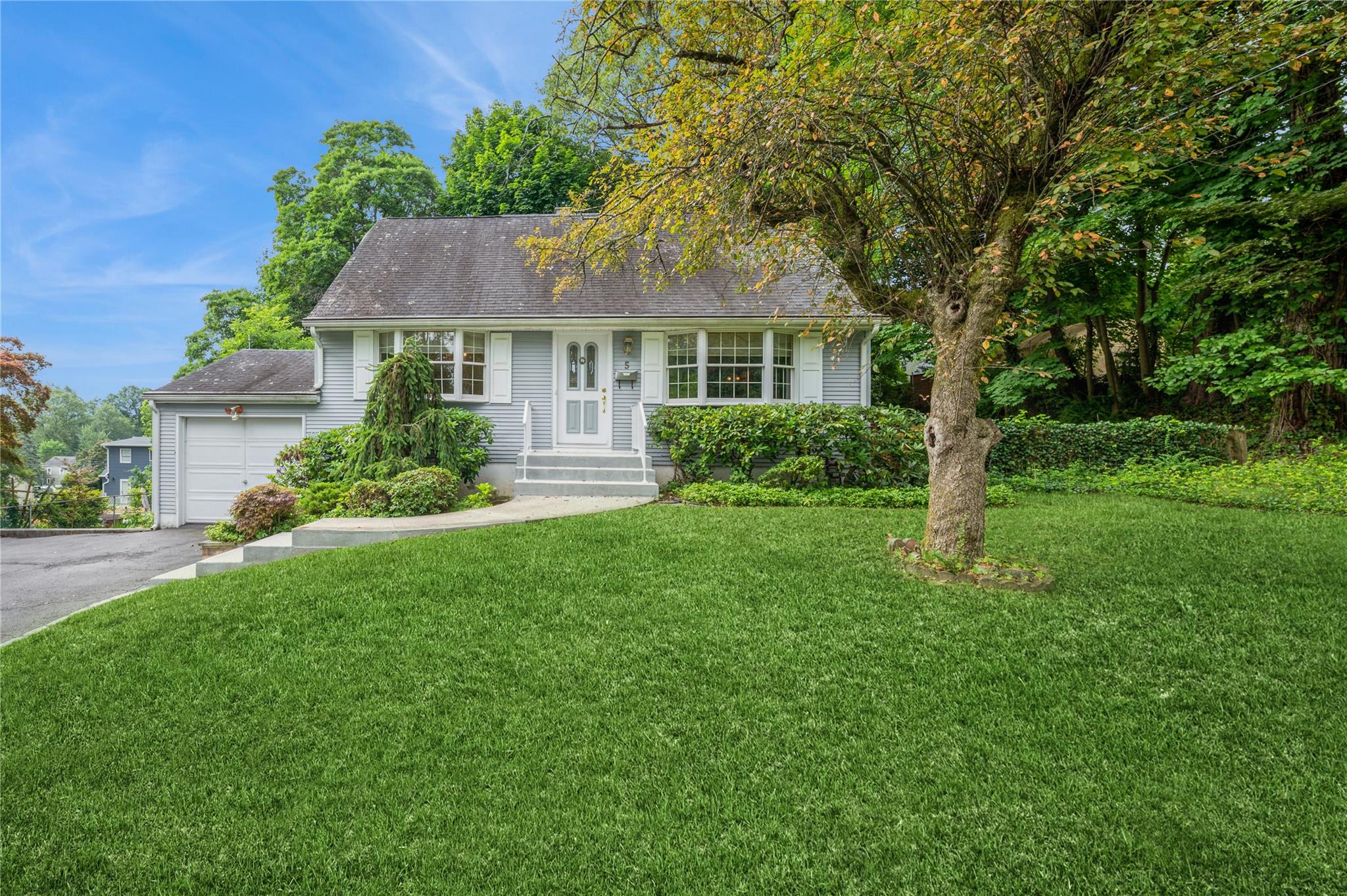 #1 photo, 5 Hillaire Place, Nanuet , NY 10954