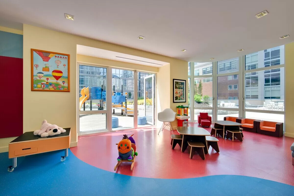 #16 photo, New York City, Lincoln Square , NY 10019