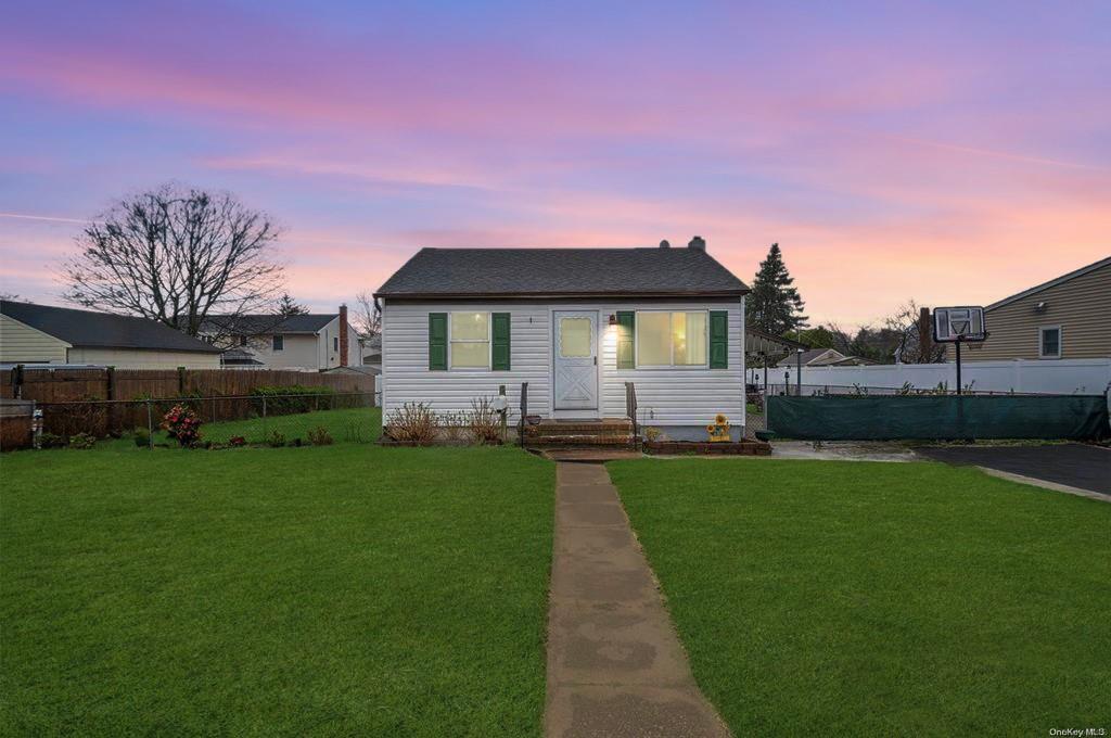 #2 photo, 246 15th Street, سوفولك West Babylon , NY 11704