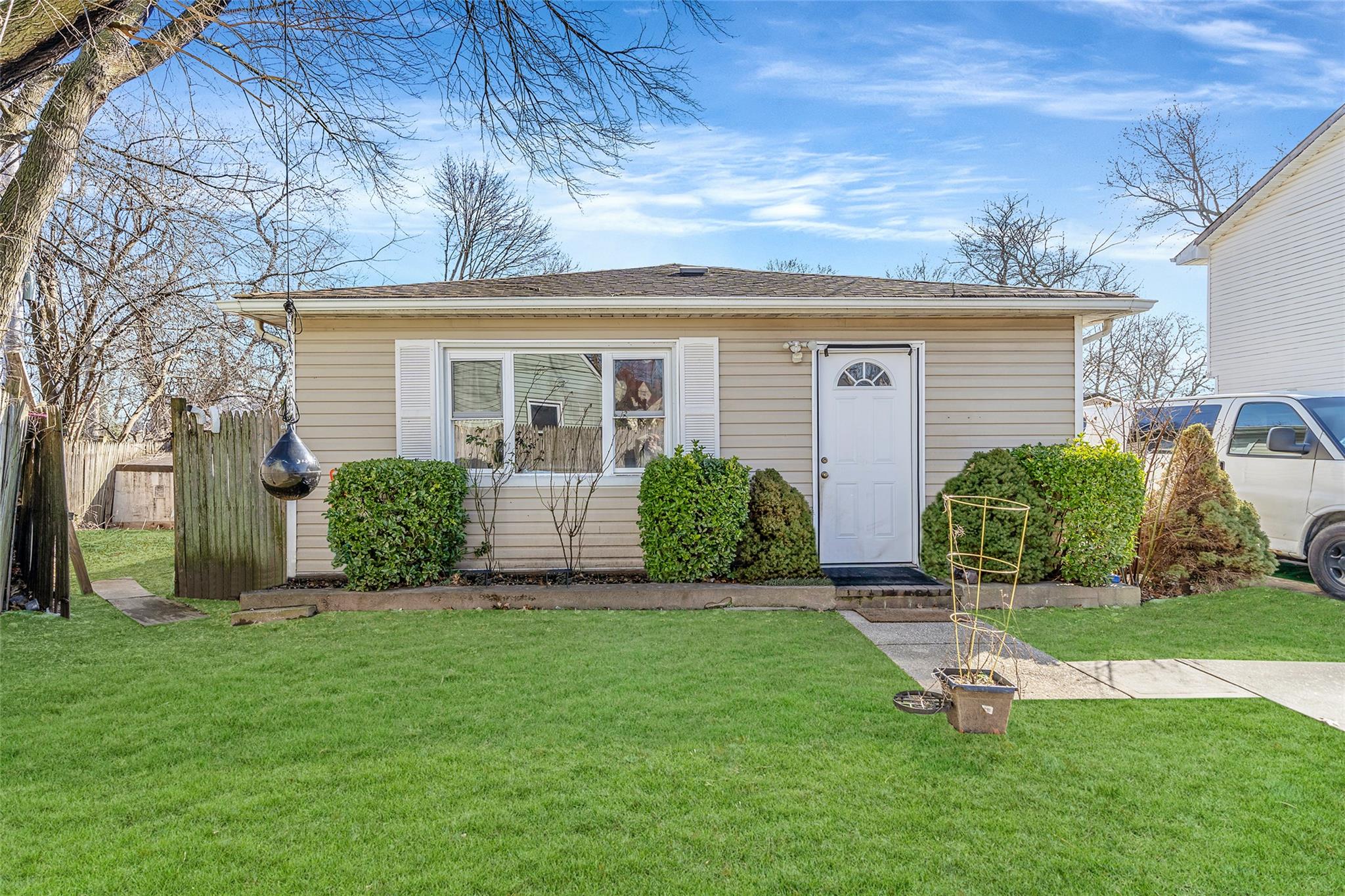 #1 photo, 1002 Park Avenue, 長島 西布雷 Westbury , NY 11590