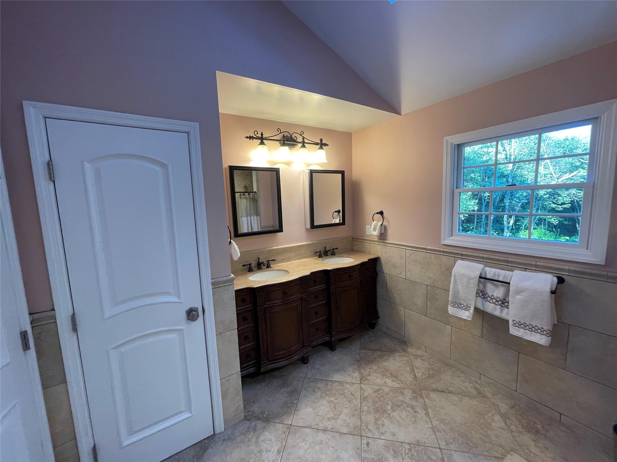 #19 photo, 8 Trezza Court, ナッソー郡 Bellmore , NY 11710