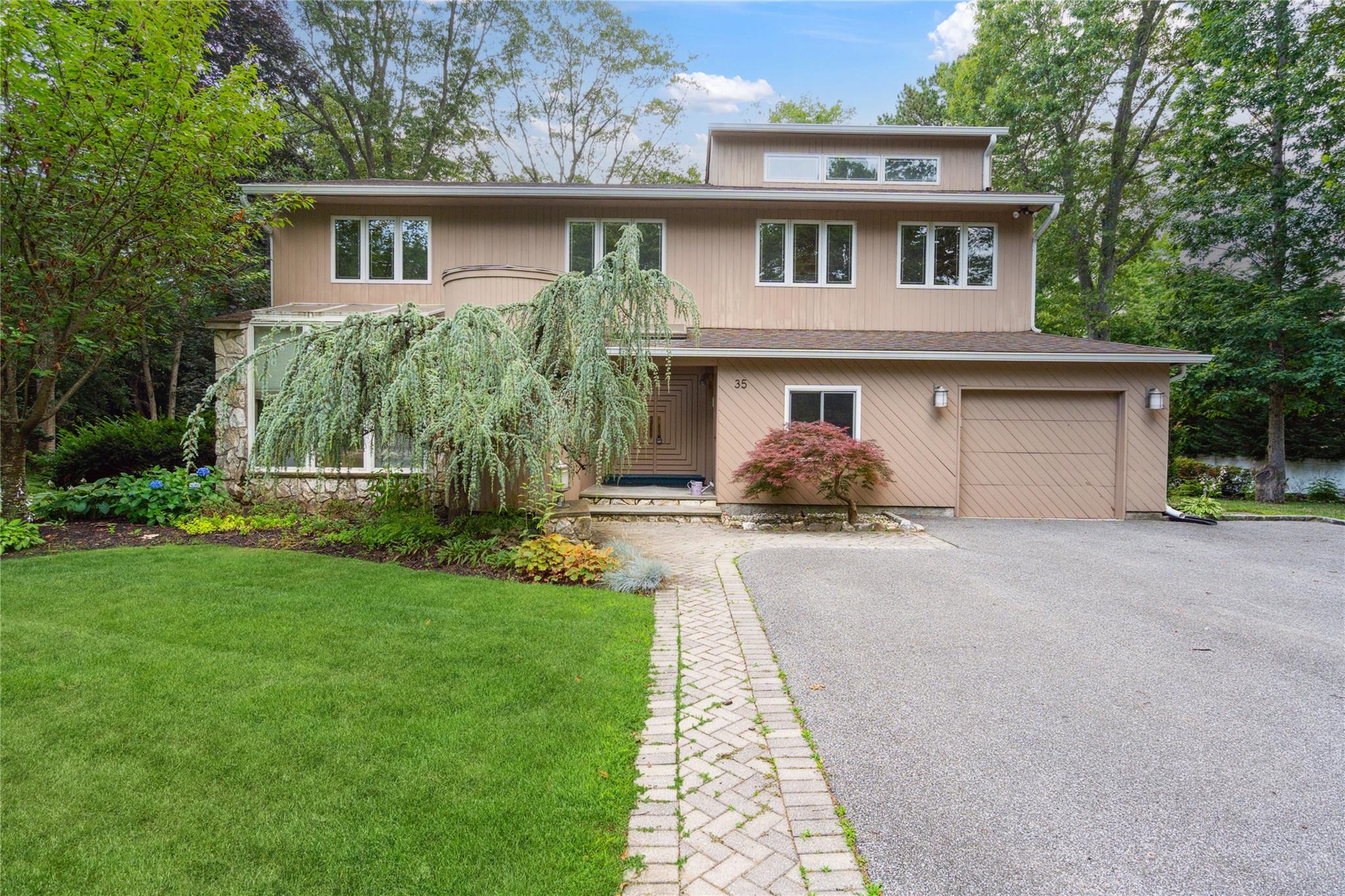 #1 photo, 35 Stratford Avenue, 東長島 Dix小山 Dix Hills , NY 11746