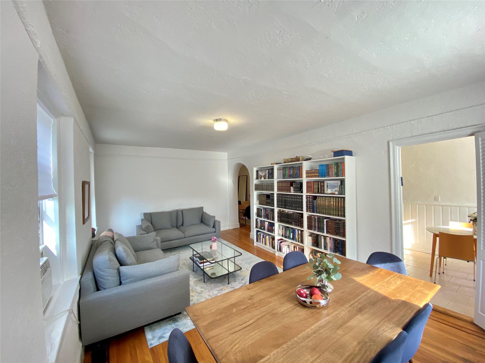 #1 photo, 623 Central Ave, 長島 Cedarhurst , NY 11516