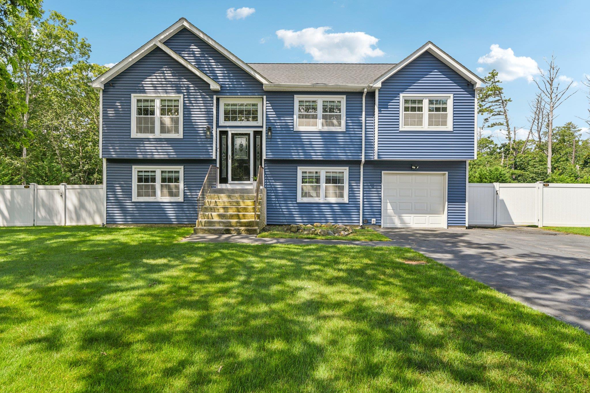 #1 photo, 2 Sommerset Drive, Yaphank , NY 11980