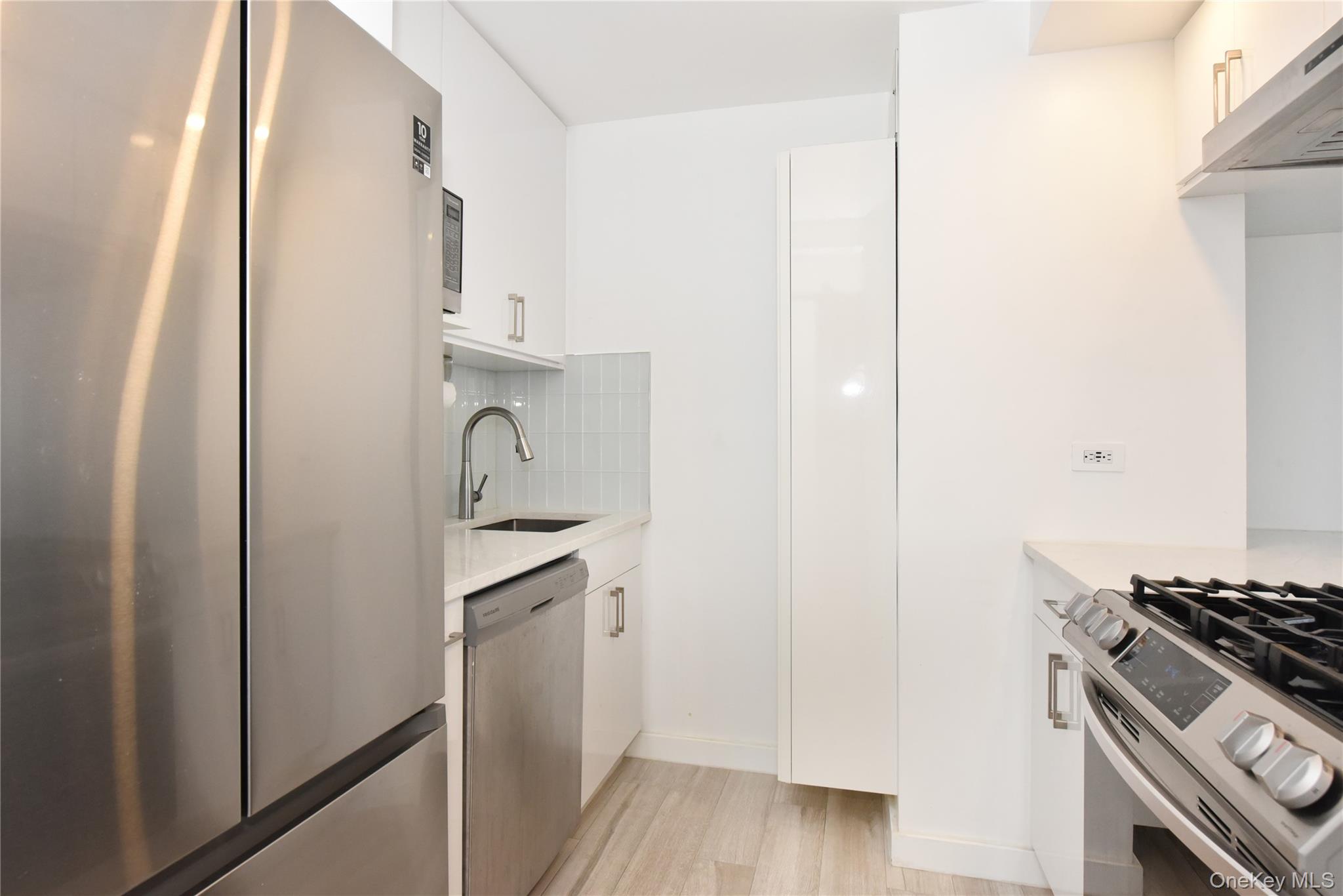 #4 photo, 152-18 Union Turnpike, クイーンズ区 Flushing , NY 11367