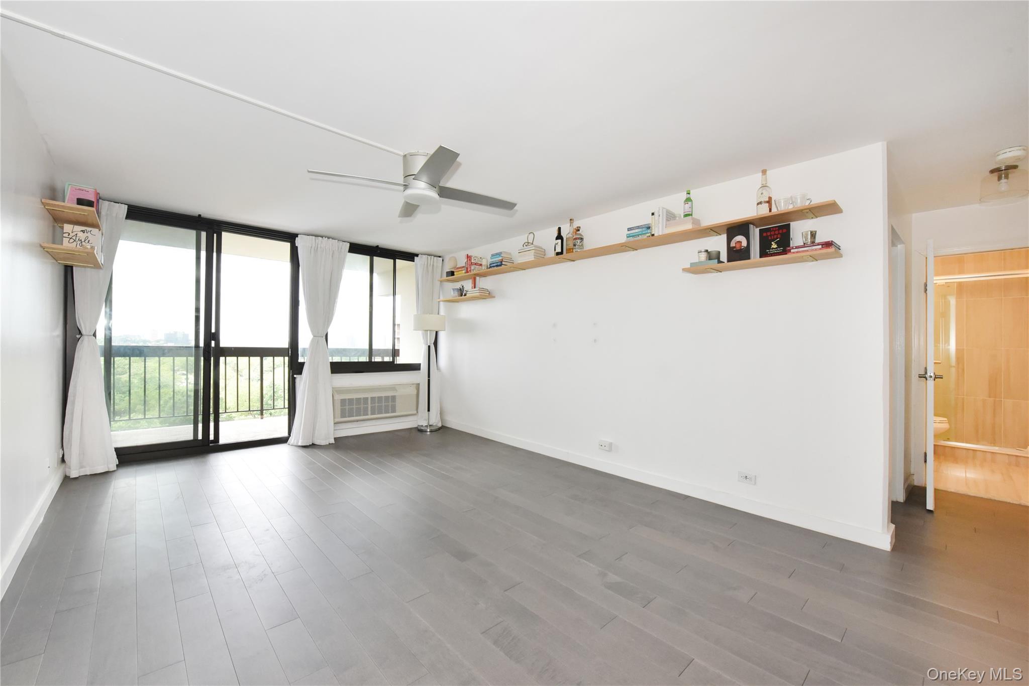 #7 photo, 152-18 Union Turnpike, クイーンズ区 Flushing , NY 11367