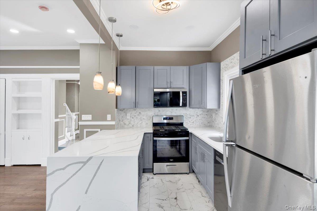 #11 photo, 233 Brady Avenue, Hawthorne , NY 10532