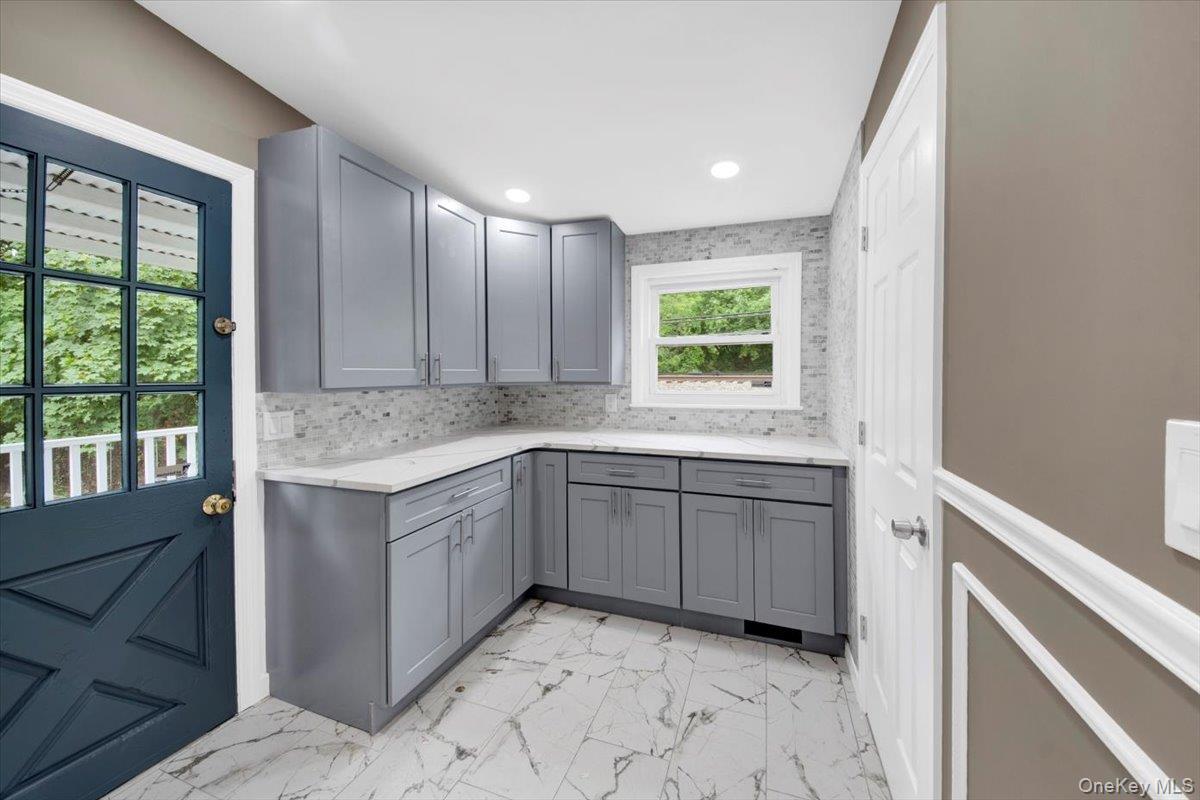 #12 photo, 233 Brady Avenue, Hawthorne , NY 10532