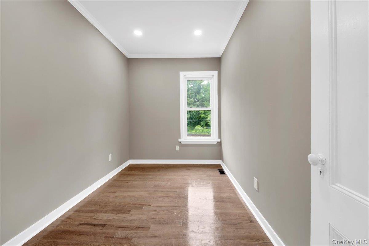 #16 photo, 233 Brady Avenue, Hawthorne , NY 10532