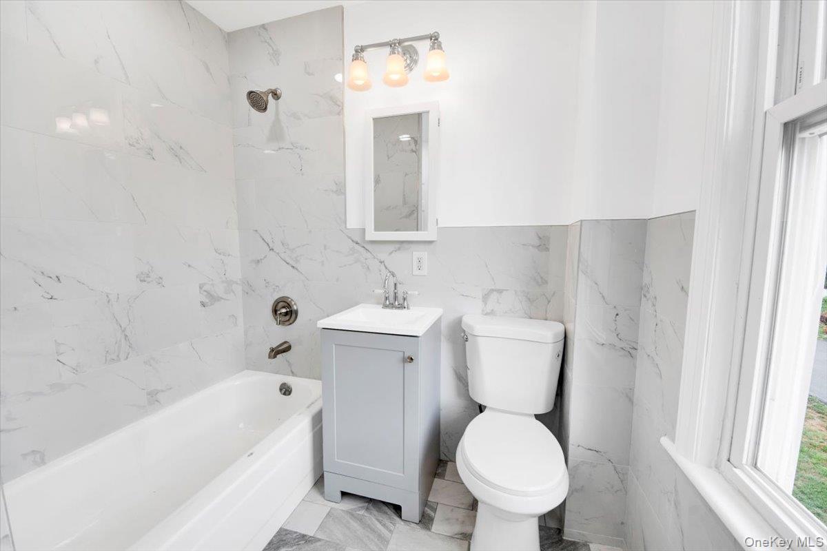 #18 photo, 233 Brady Avenue, Hawthorne , NY 10532