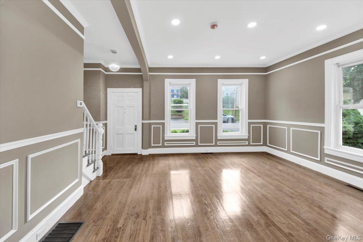 #5 photo, 233 Brady Avenue, Hawthorne , NY 10532