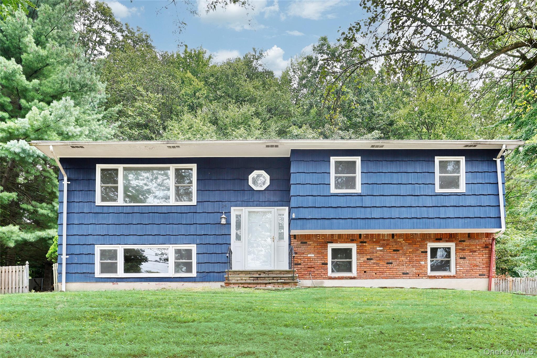 #1 photo, 24 Wallace Drive, 紐約州 Chestnut Ridge , NY 10977