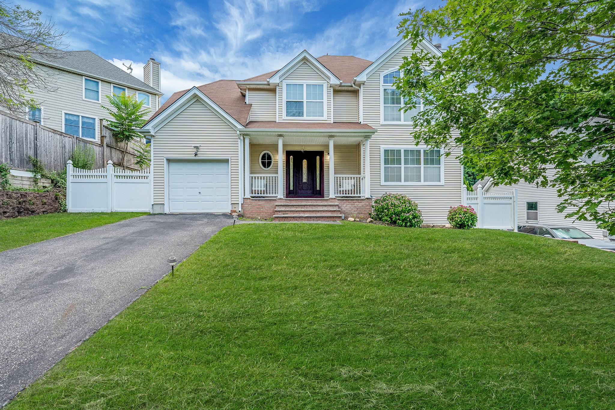 #1 photo, 11 Gladysz Way, 東長島 Port Jefferson , NY 11777